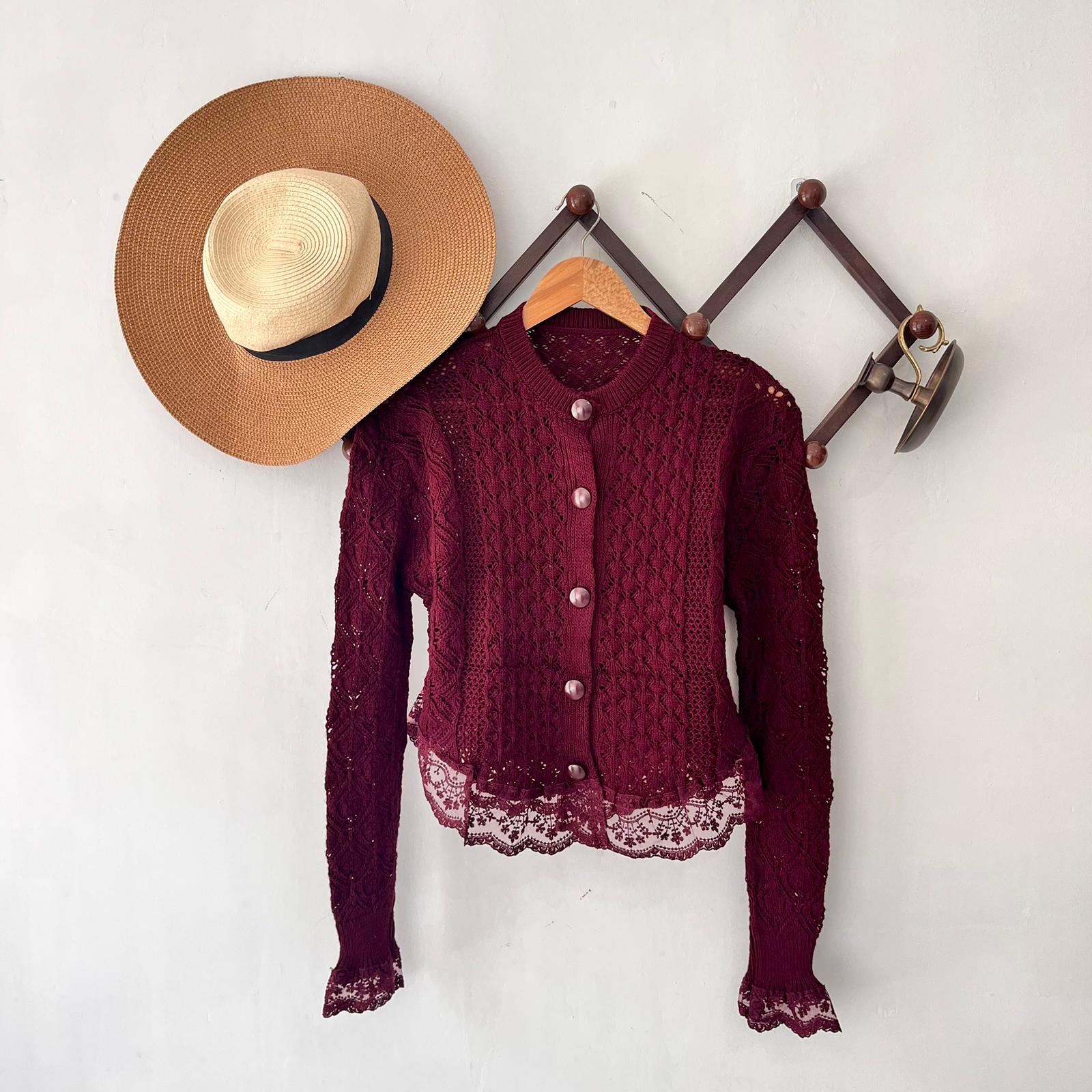 Güpür Detaylı Bordo Hırka