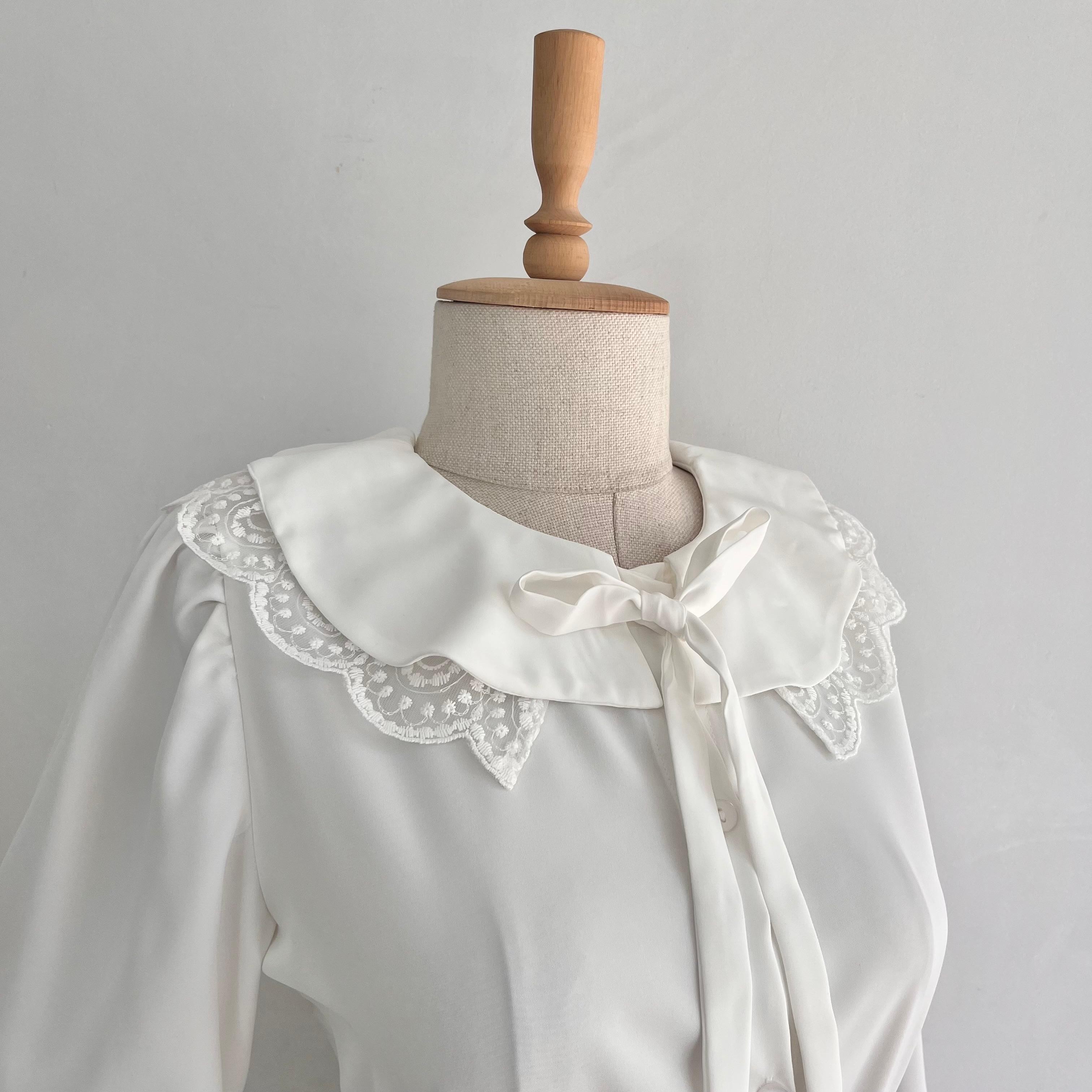 Fiyonklu Vintage Beyaz Bluz