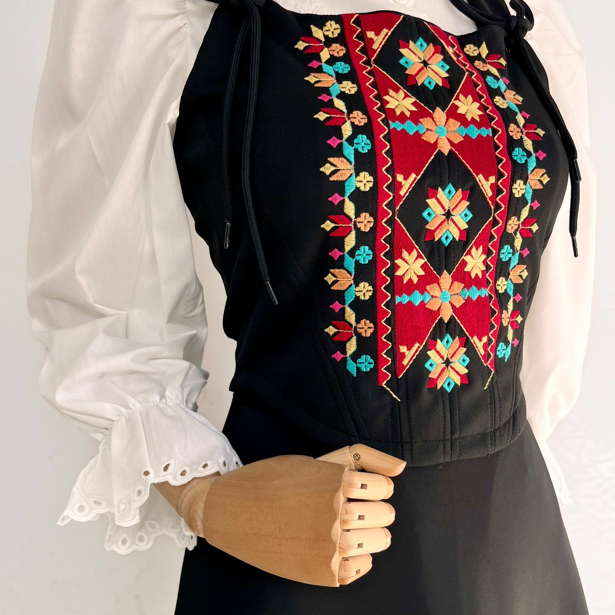 Otantik Nakışlı Korse