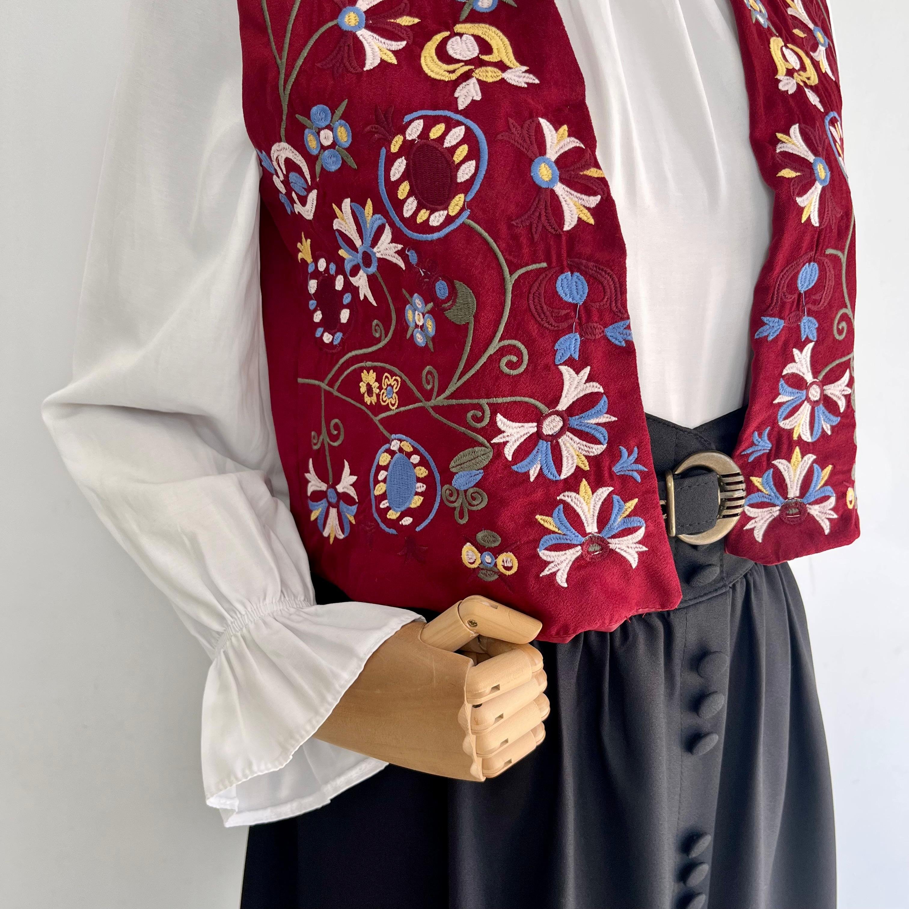 Bordo Otantik Nakışlı Yelek
