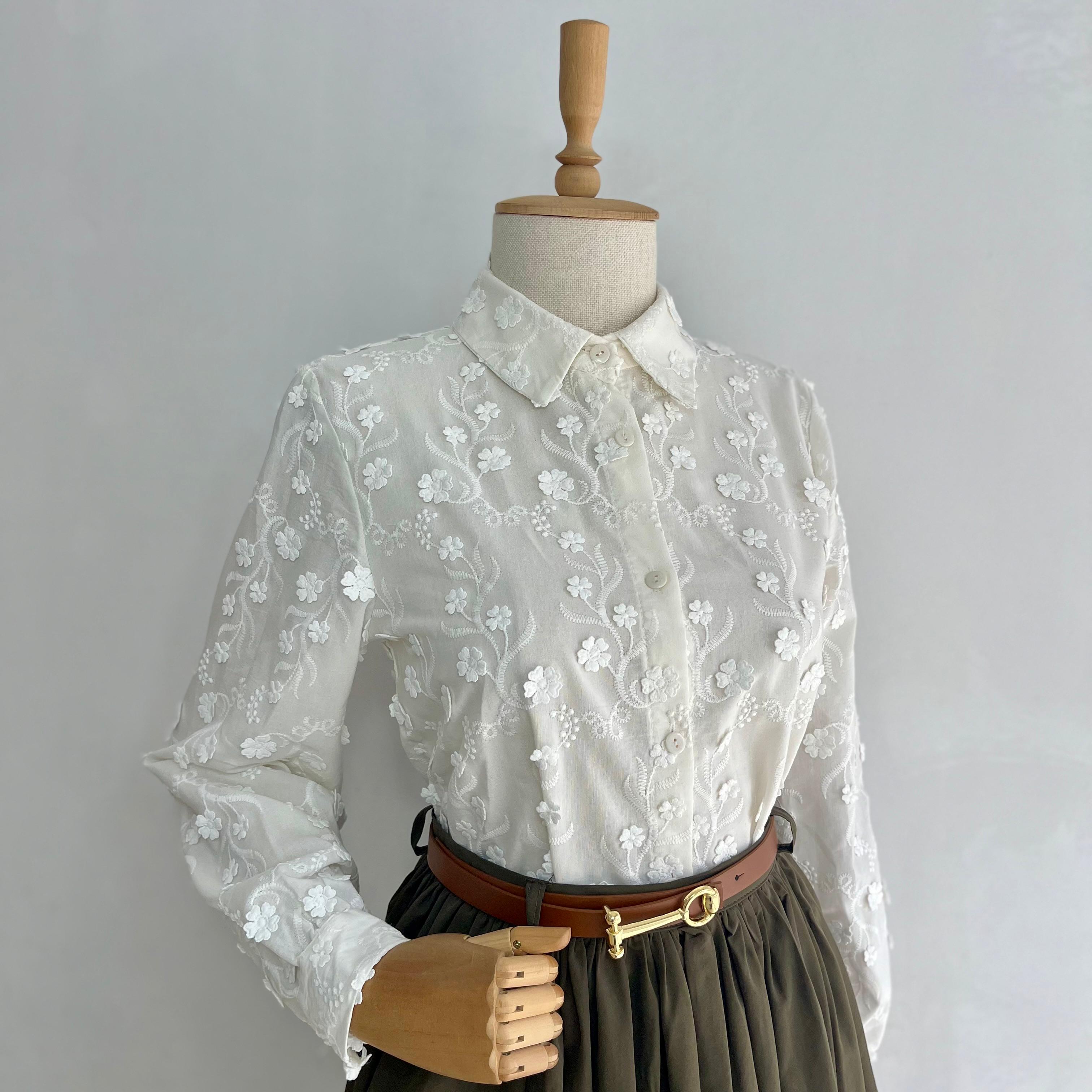 Papatya Brodeli Ekru Gömlek