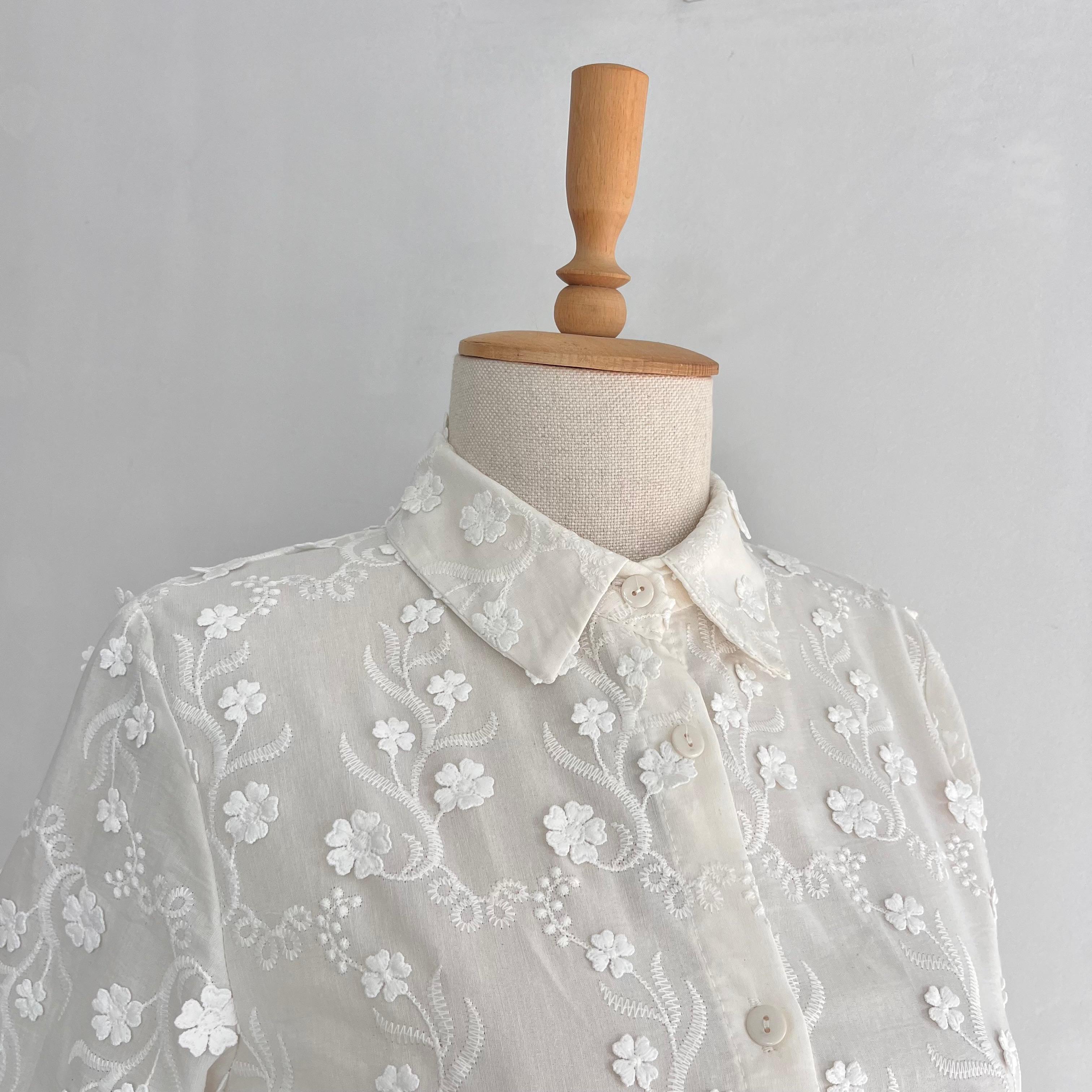 Papatya Brodeli Ekru Gömlek