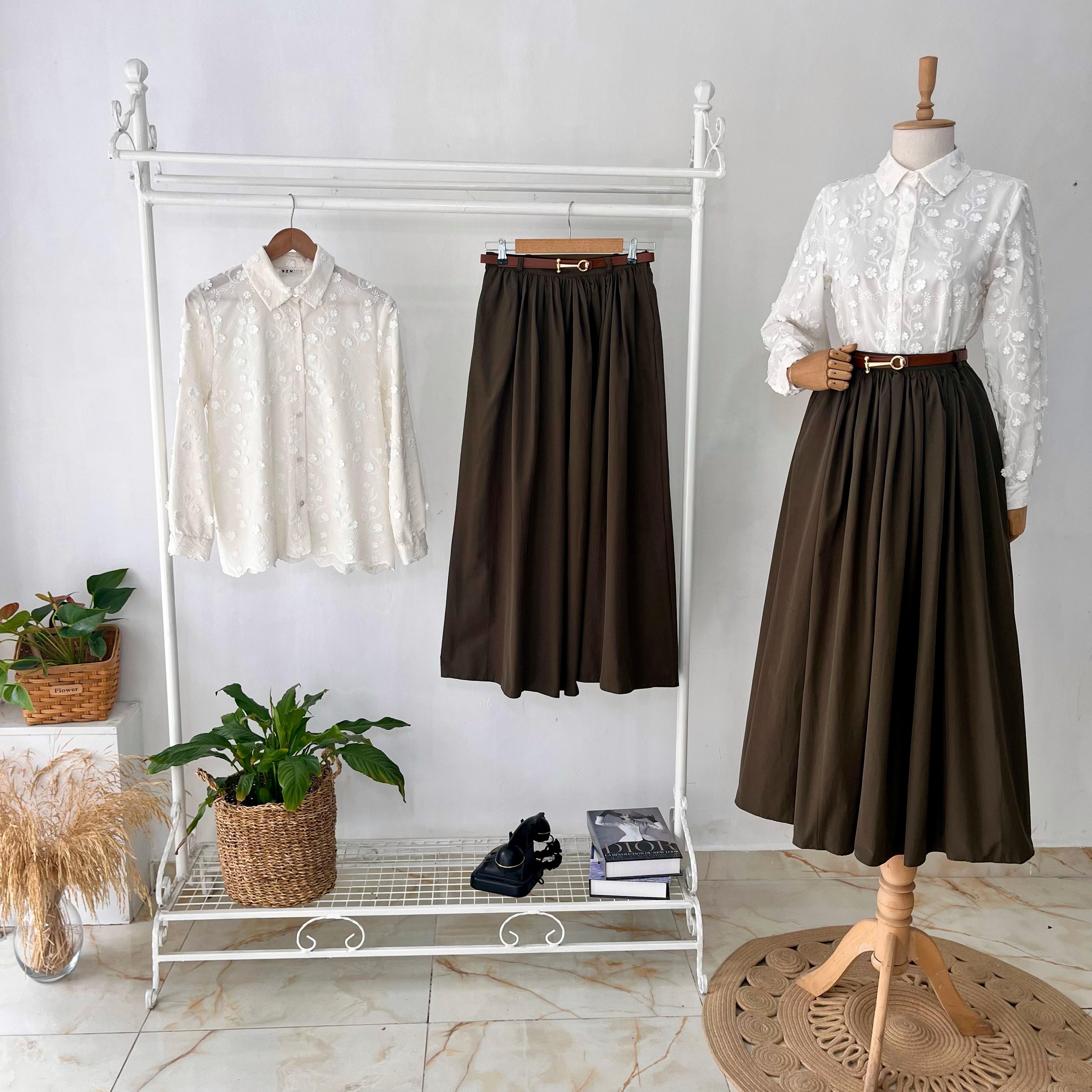 Papatya Brodeli Ekru Gömlek