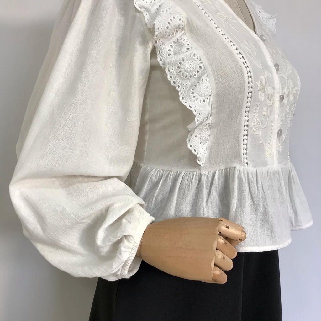 Ekru  Nakışlı Fistolu Gömlek