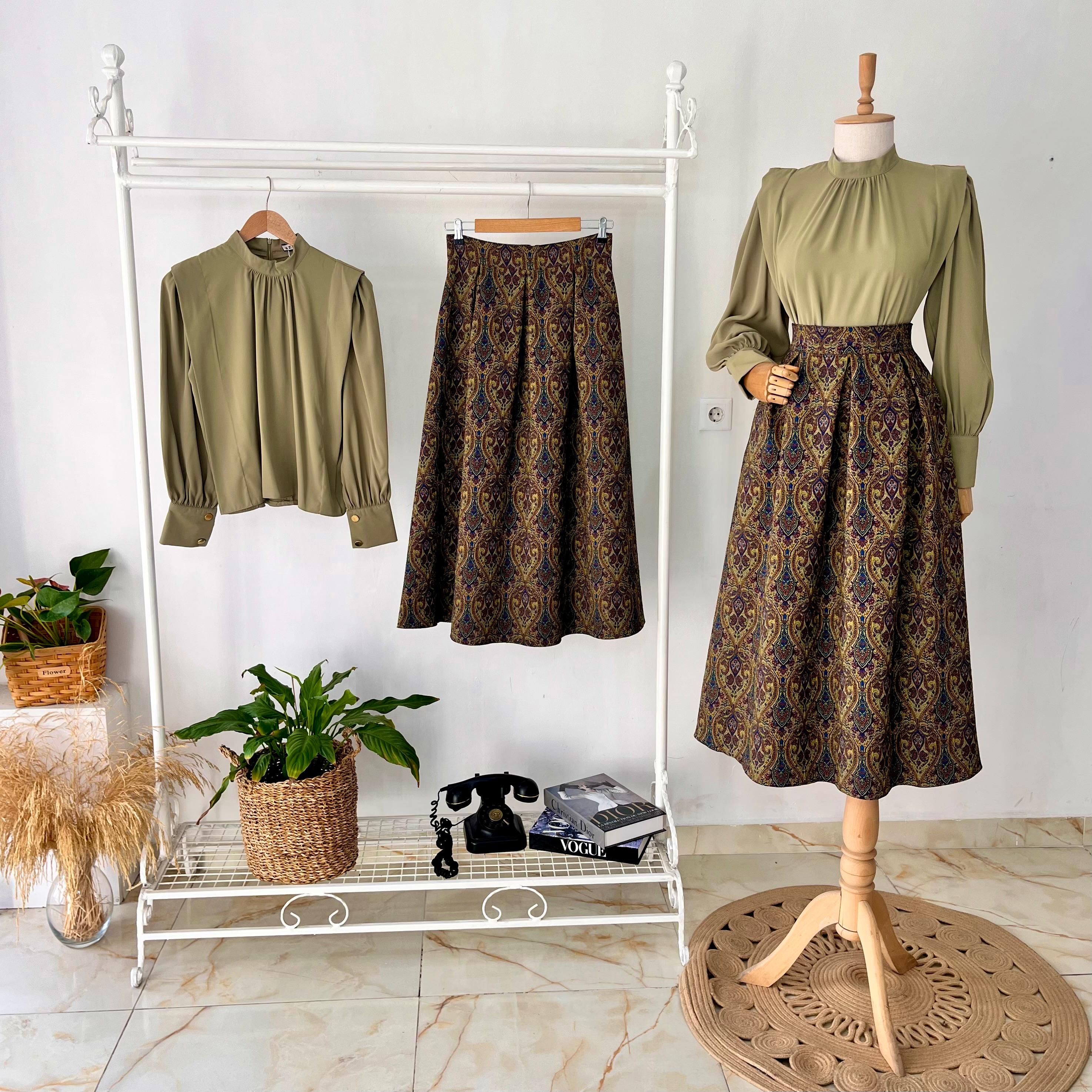 Yeşil Hakim Yaka Gömlek