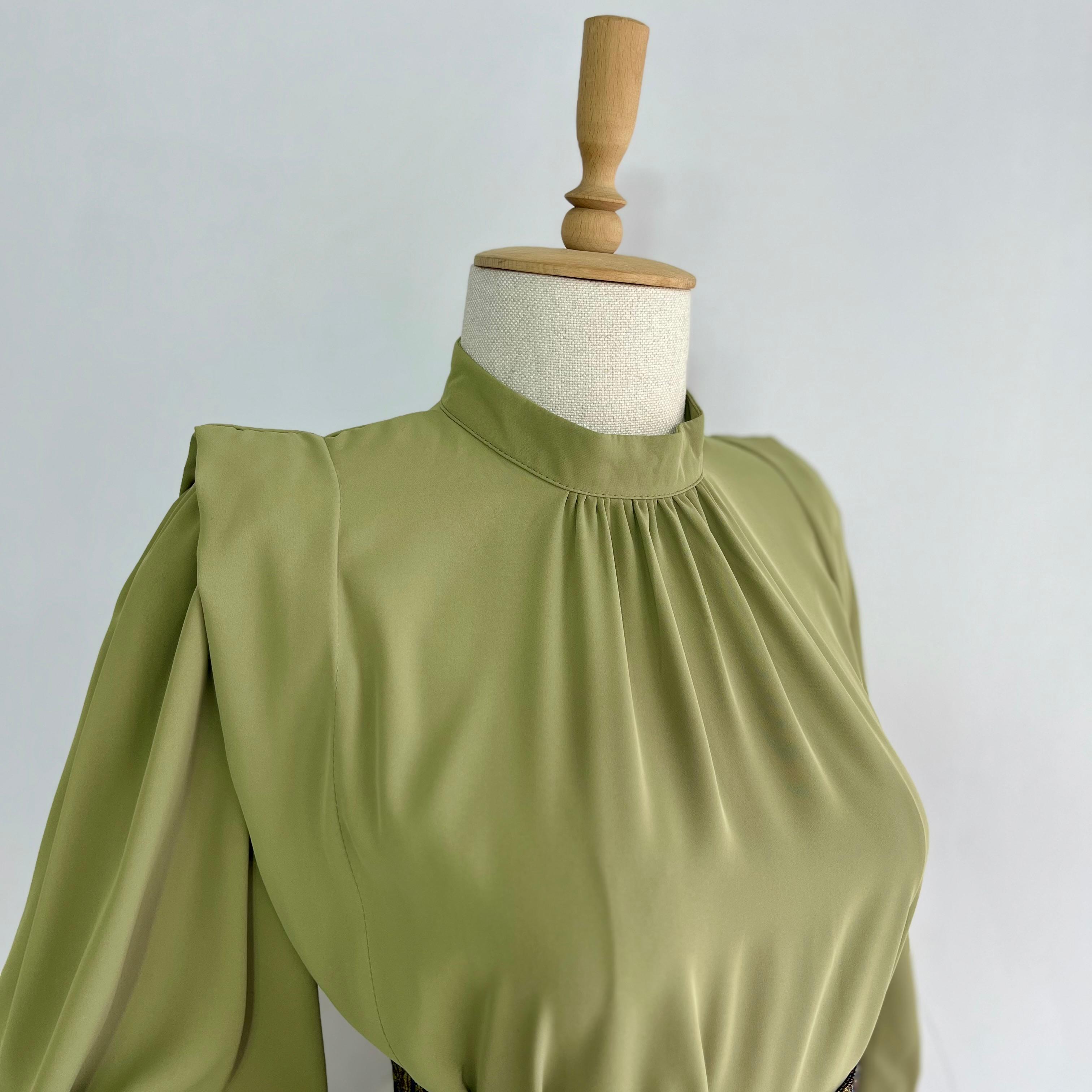 Yeşil Hakim Yaka Gömlek