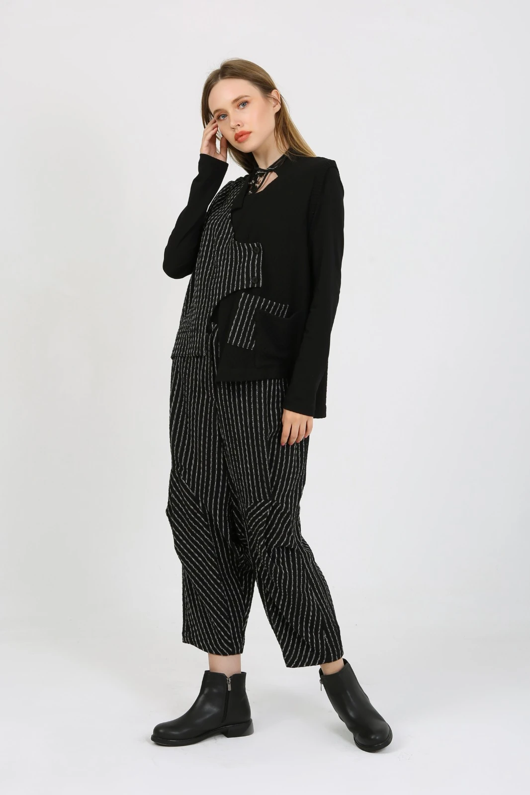 Kadın Asimetrik Kesim Yün Karışımlı Yelek