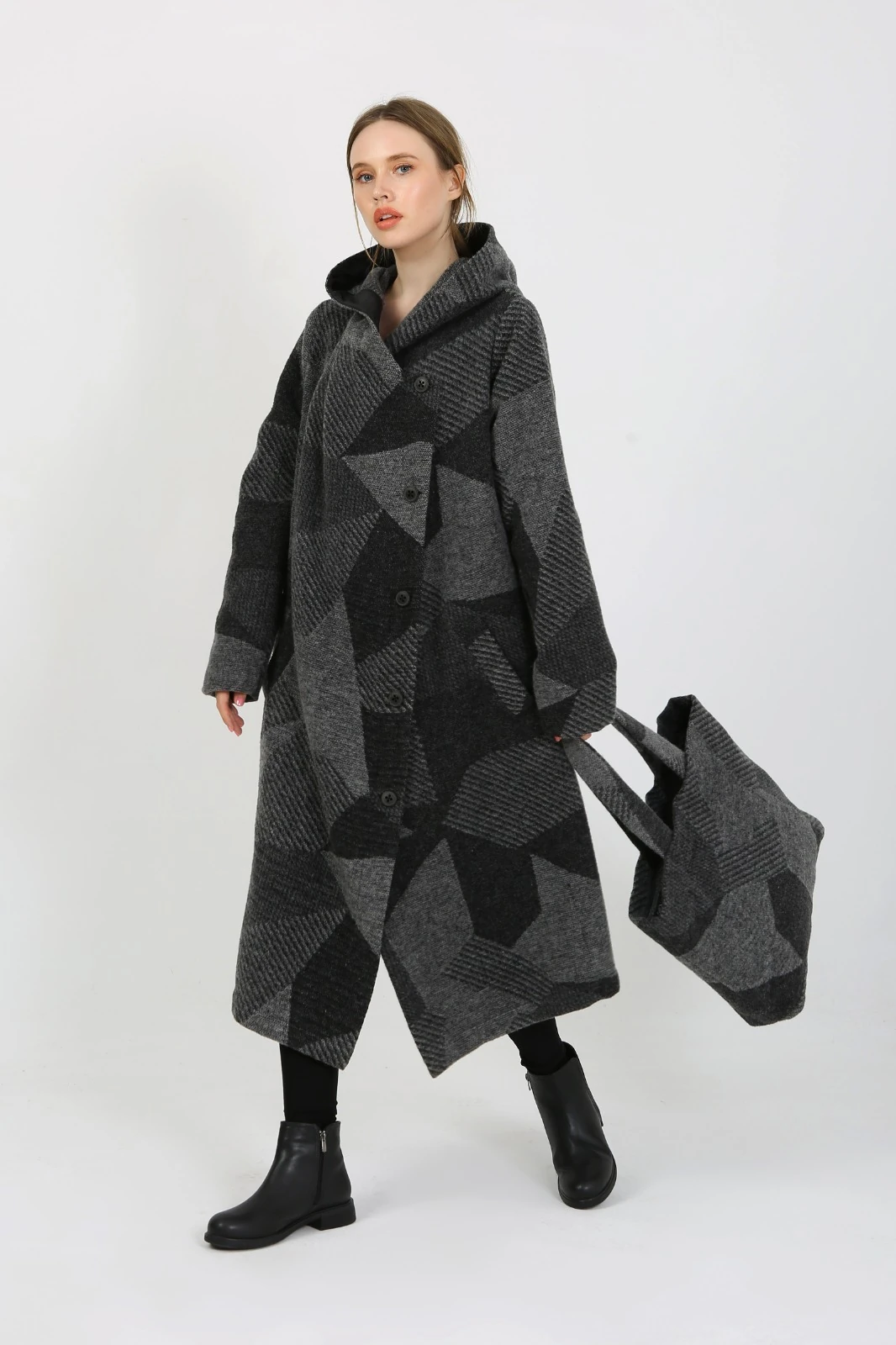 Kadın Kapüşonlu Geometrik Desenli Palto