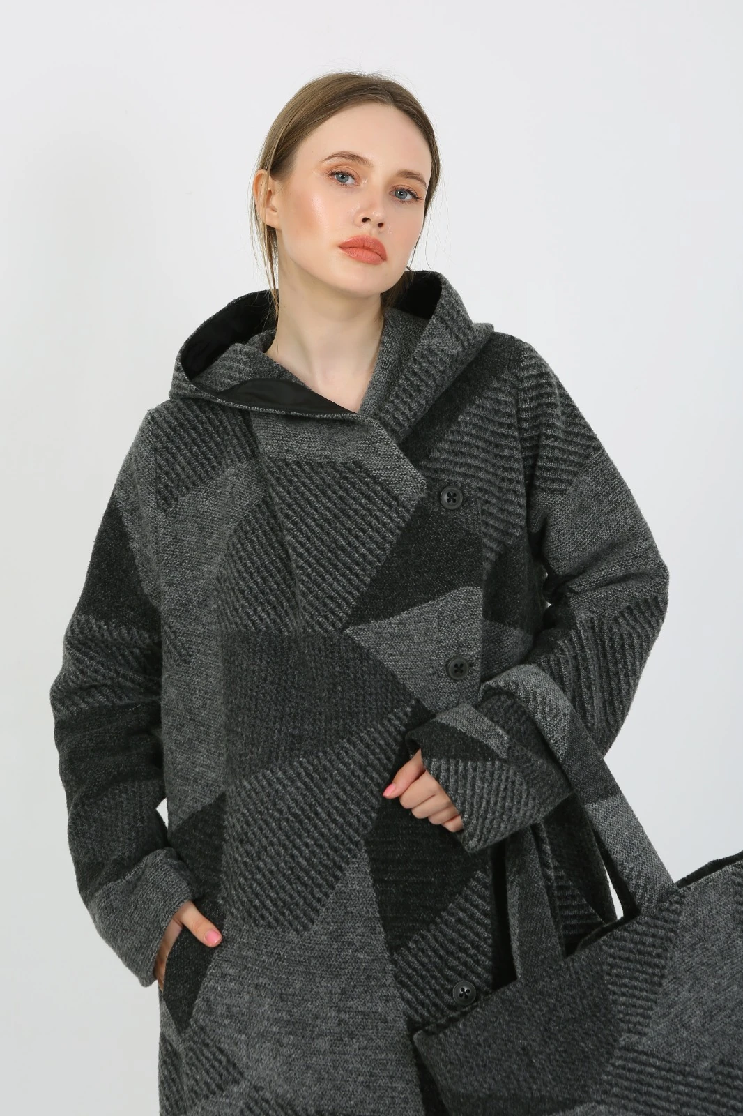 Kadın Kapüşonlu Geometrik Desenli Palto