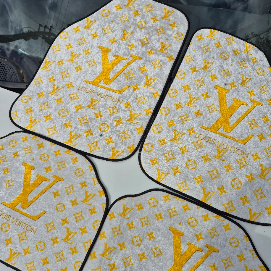 LOUIS VUITTON BEYAZ 4 PARÇA HALI PASPAS