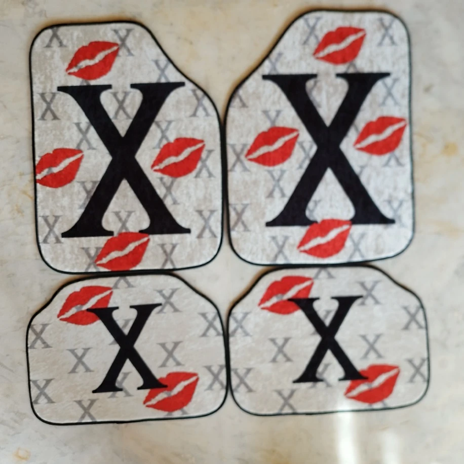 BEYAZ X ÖPÜCÜKLÜ 4 PARÇA HALI PASPAS