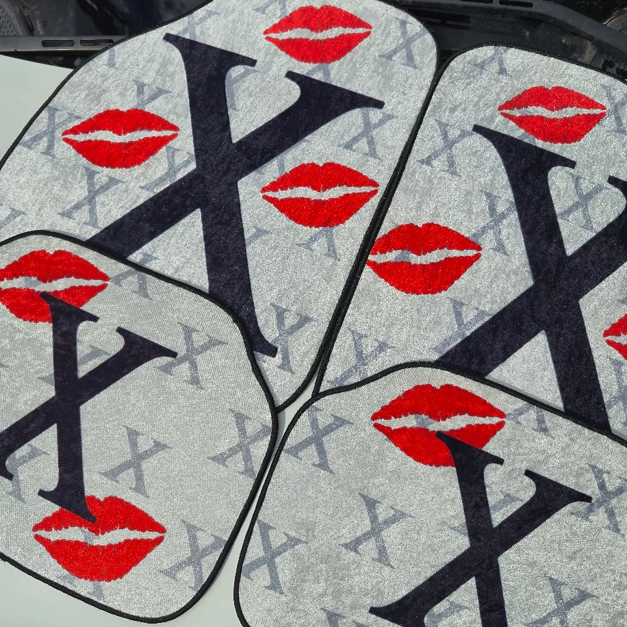 BEYAZ X ÖPÜCÜKLÜ 4 PARÇA HALI PASPAS