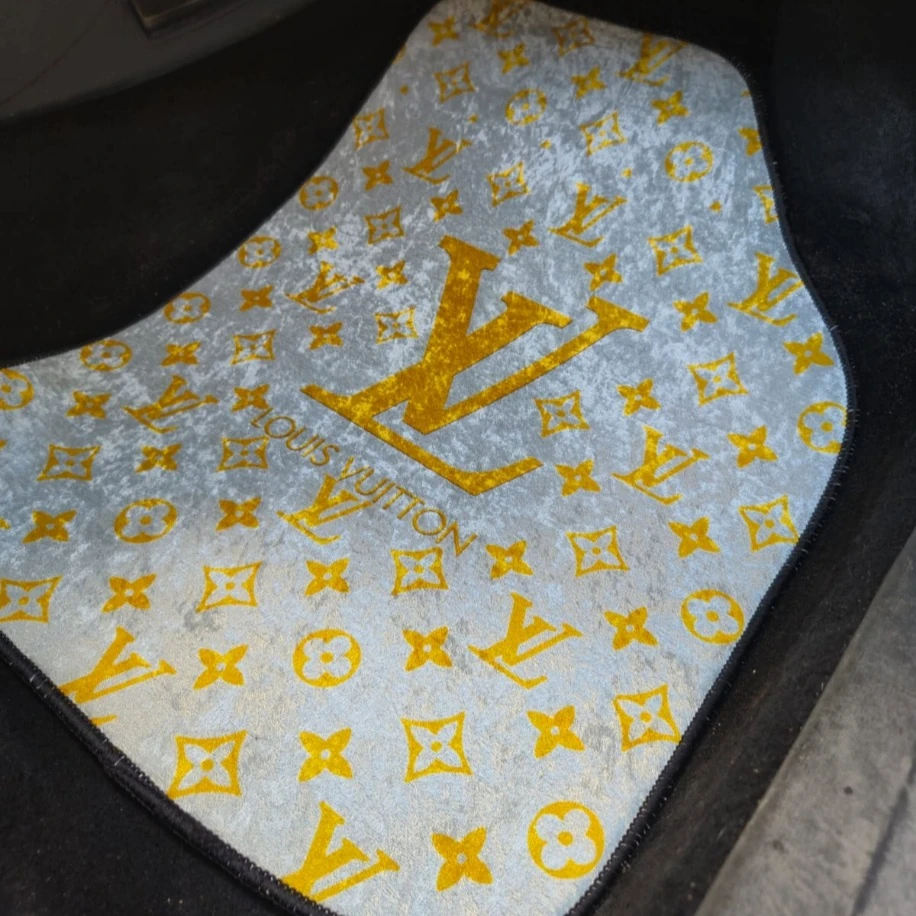 LOUIS VUITTON BEYAZ 4 PARÇA HALI PASPAS