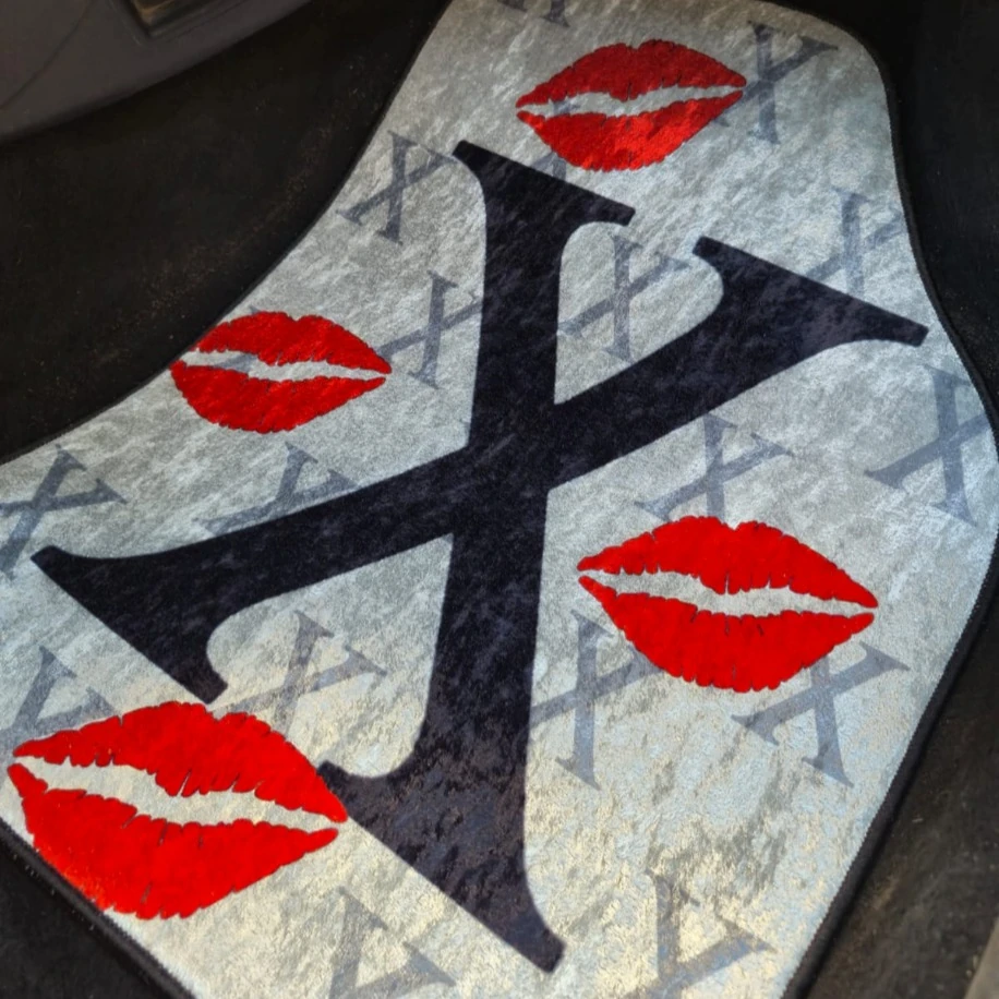 BEYAZ X ÖPÜCÜKLÜ 4 PARÇA HALI PASPAS