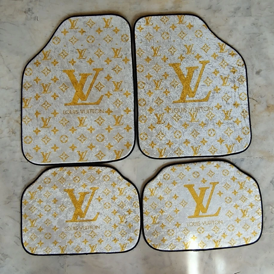 LOUIS VUITTON BEYAZ 4 PARÇA HALI PASPAS