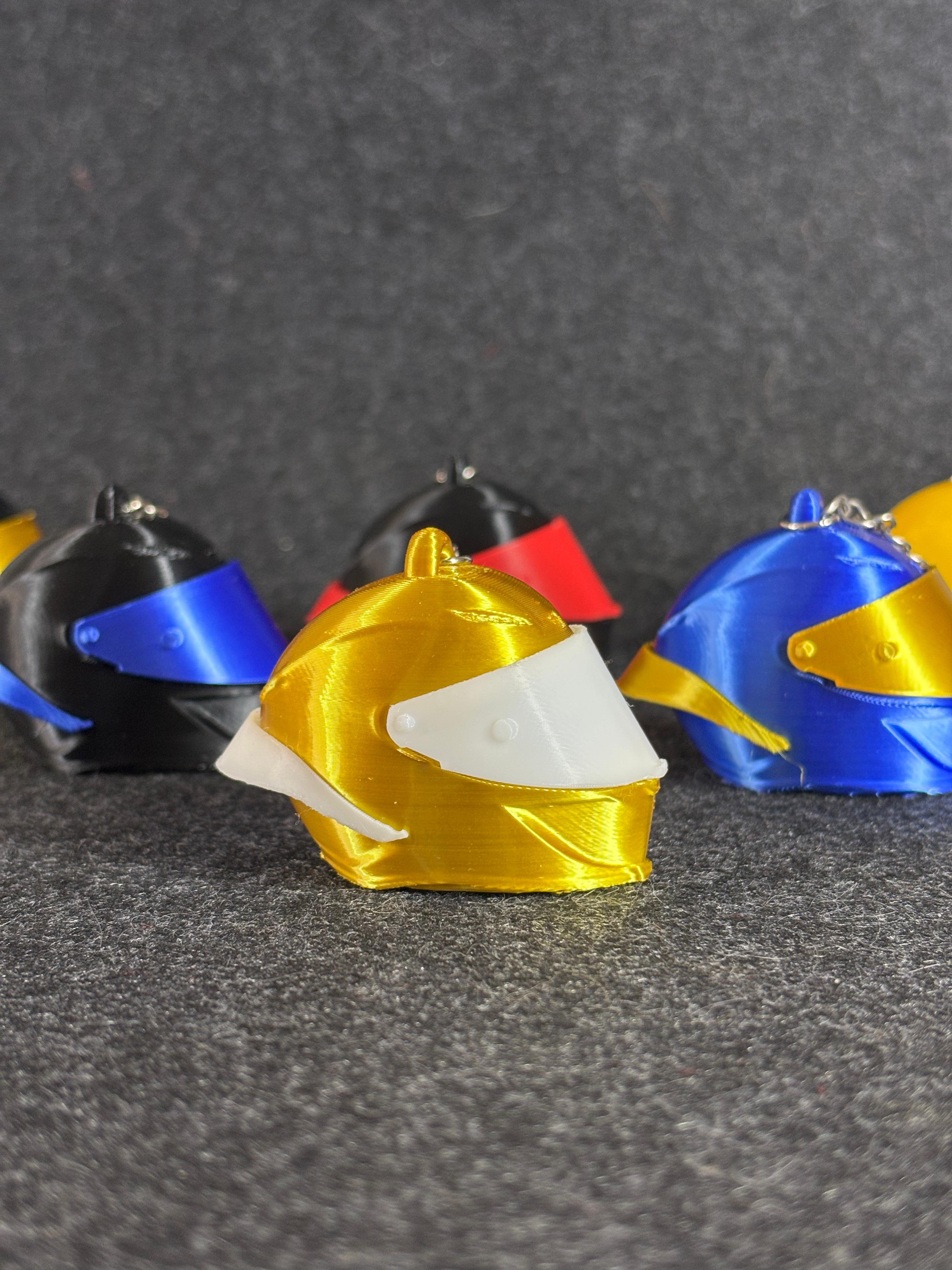 Motor Kask Akıllı Anahtarlık – 3D Baskı, Renk Seçimli, Dijital Kartvizit Özellikli