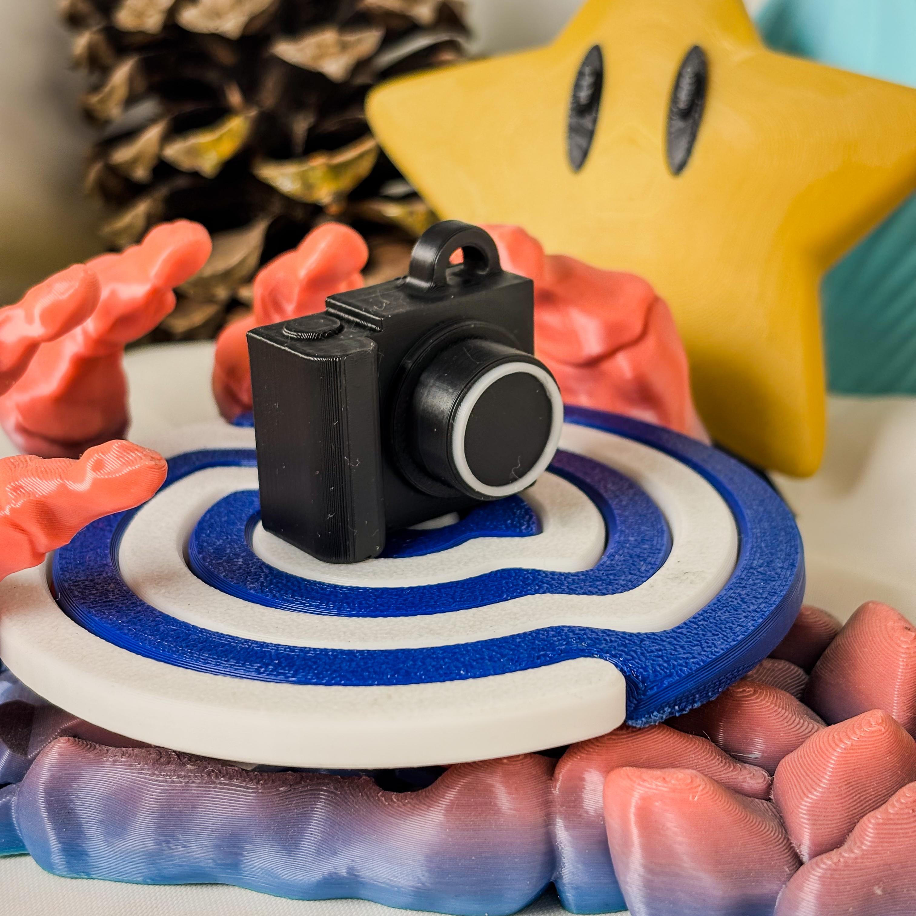 NFC Akıllı Fotoğraf Makinesi Anahtarlık – Temassız Bilgi Paylaşımı