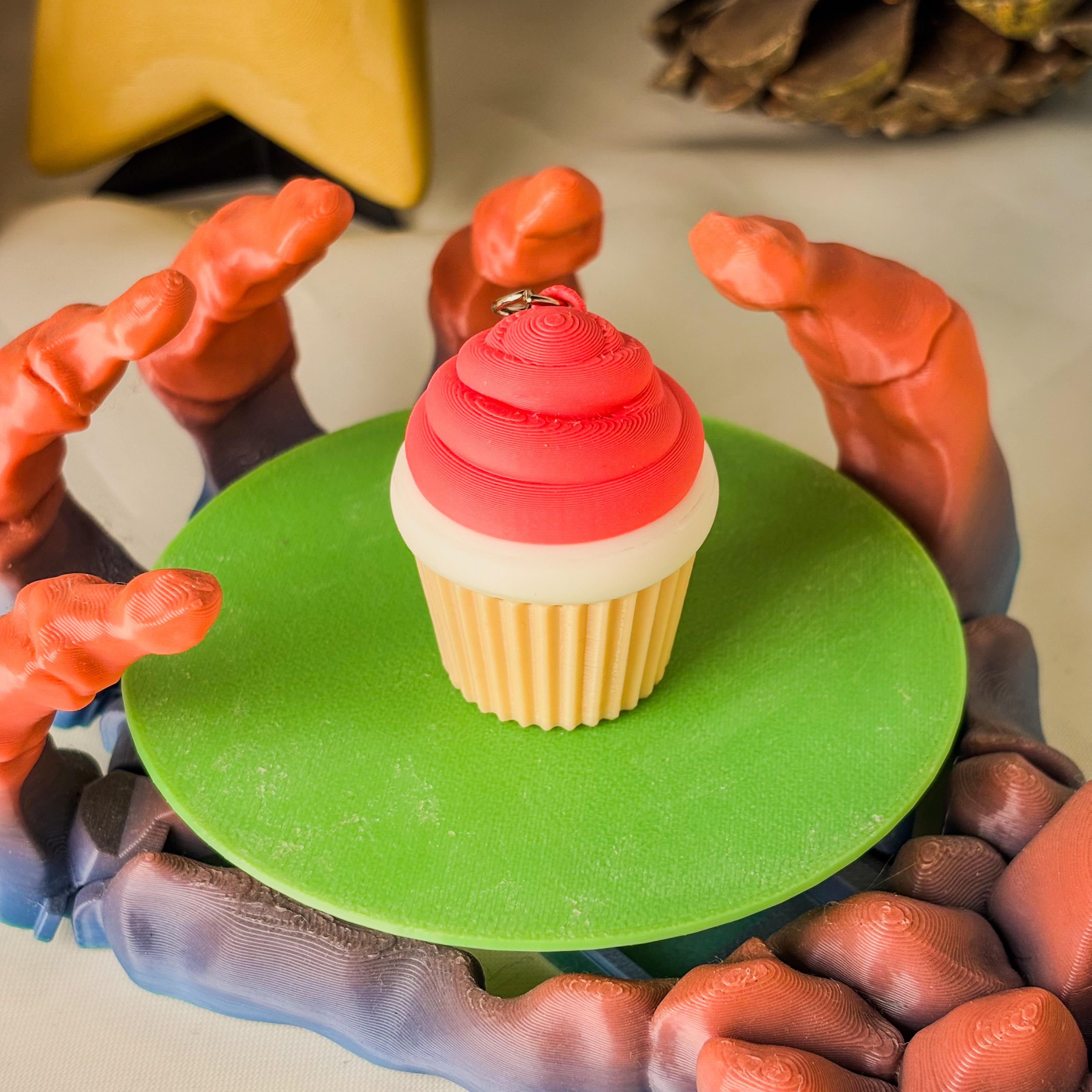 NFC Cupcake Anahtarlık – Renkli ve Tatlı Tasarımıyla Dijital Kartvizit