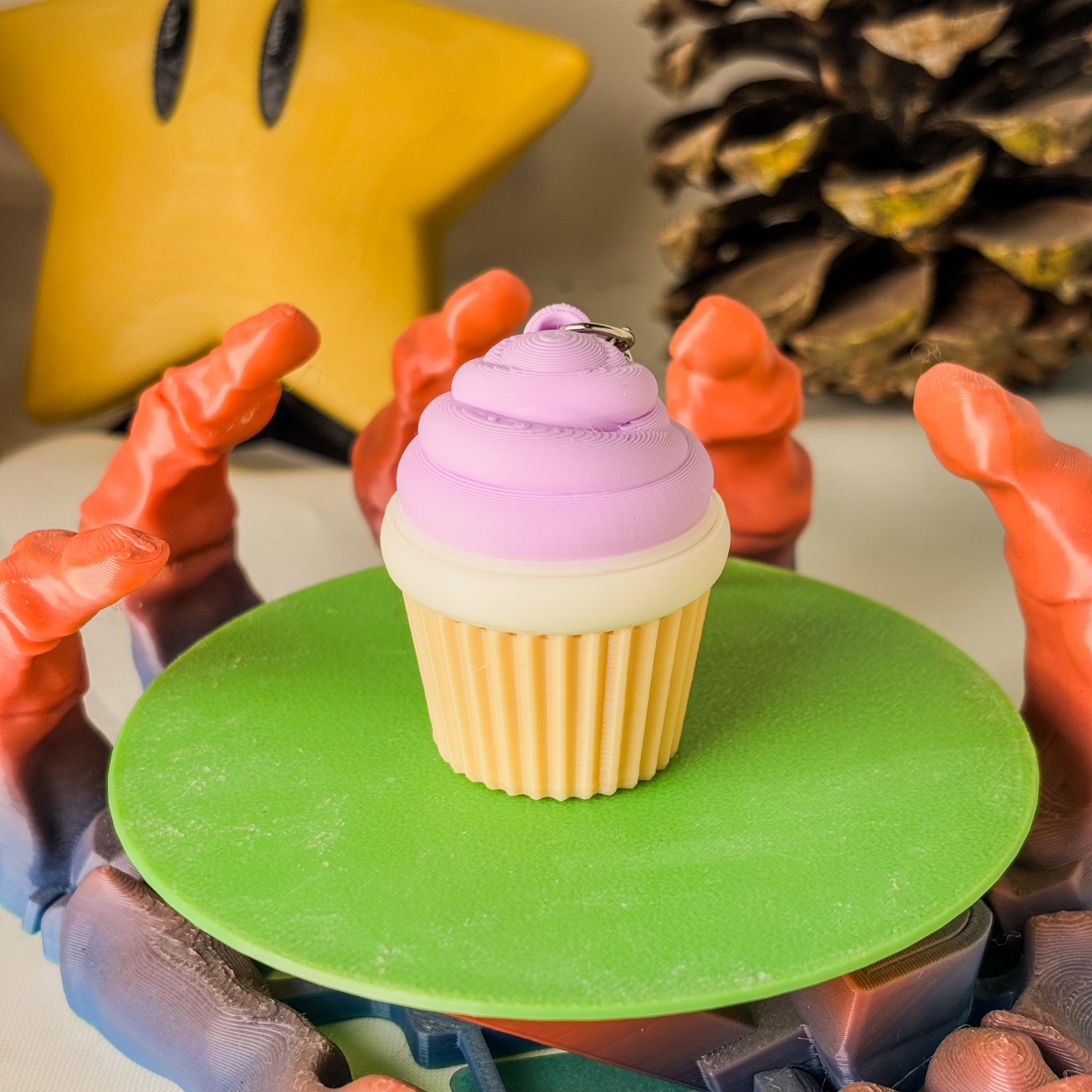 NFC Cupcake Anahtarlık – Renkli ve Tatlı Tasarımıyla Dijital Kartvizit