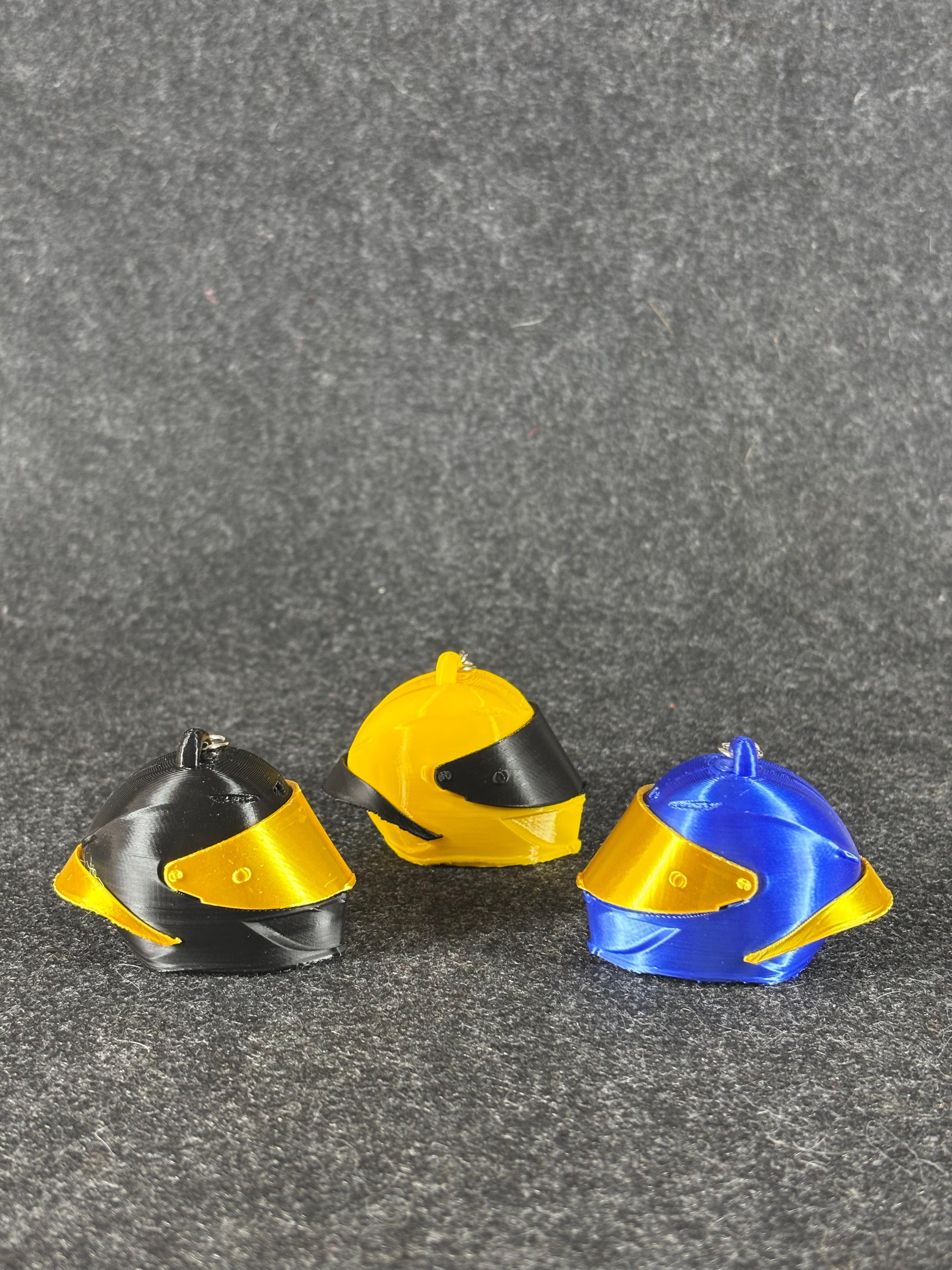 Motor Kask Akıllı Anahtarlık – 3D Baskı, Renk Seçimli, Dijital Kartvizit Özellikli