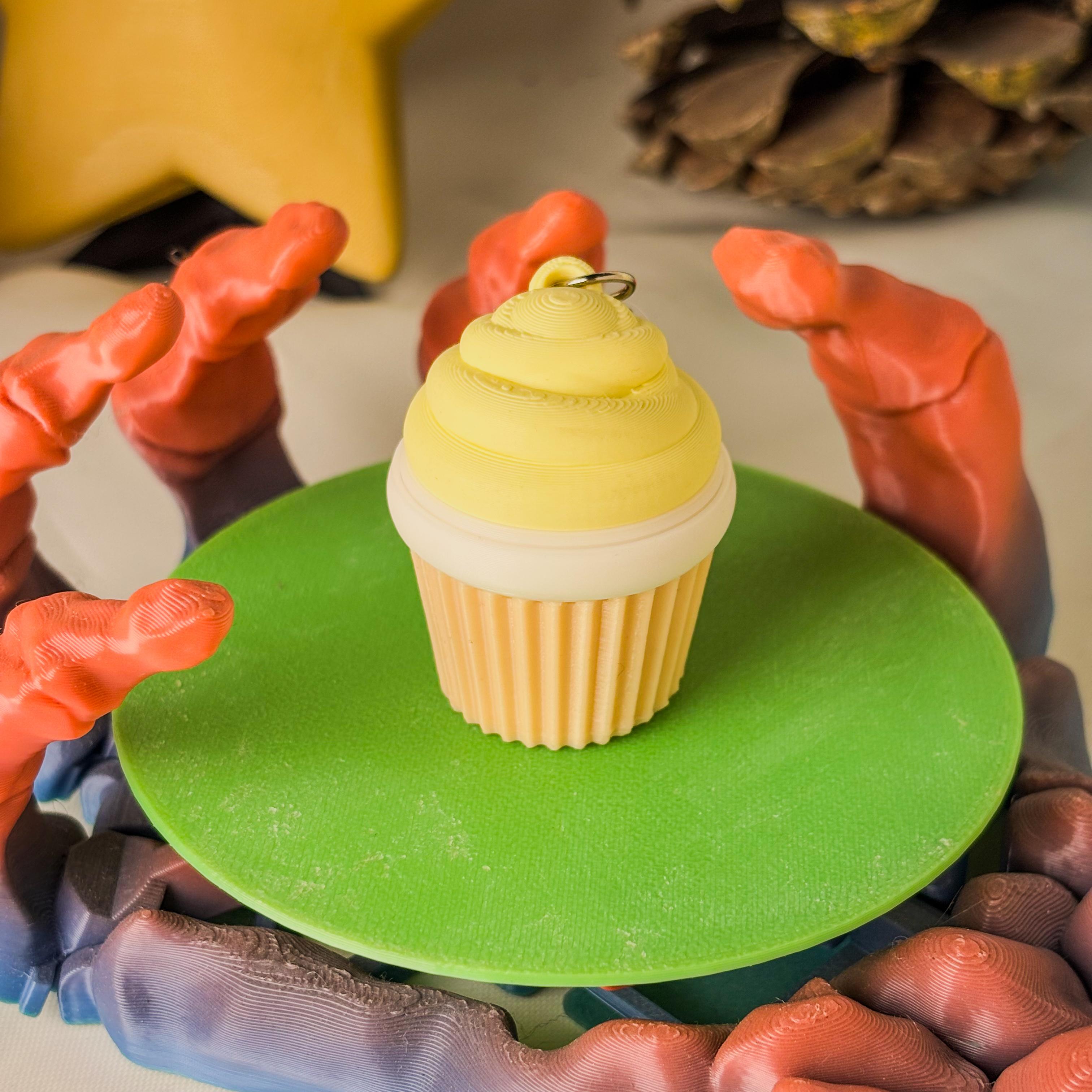 NFC Cupcake Anahtarlık – Renkli ve Tatlı Tasarımıyla Dijital Kartvizit