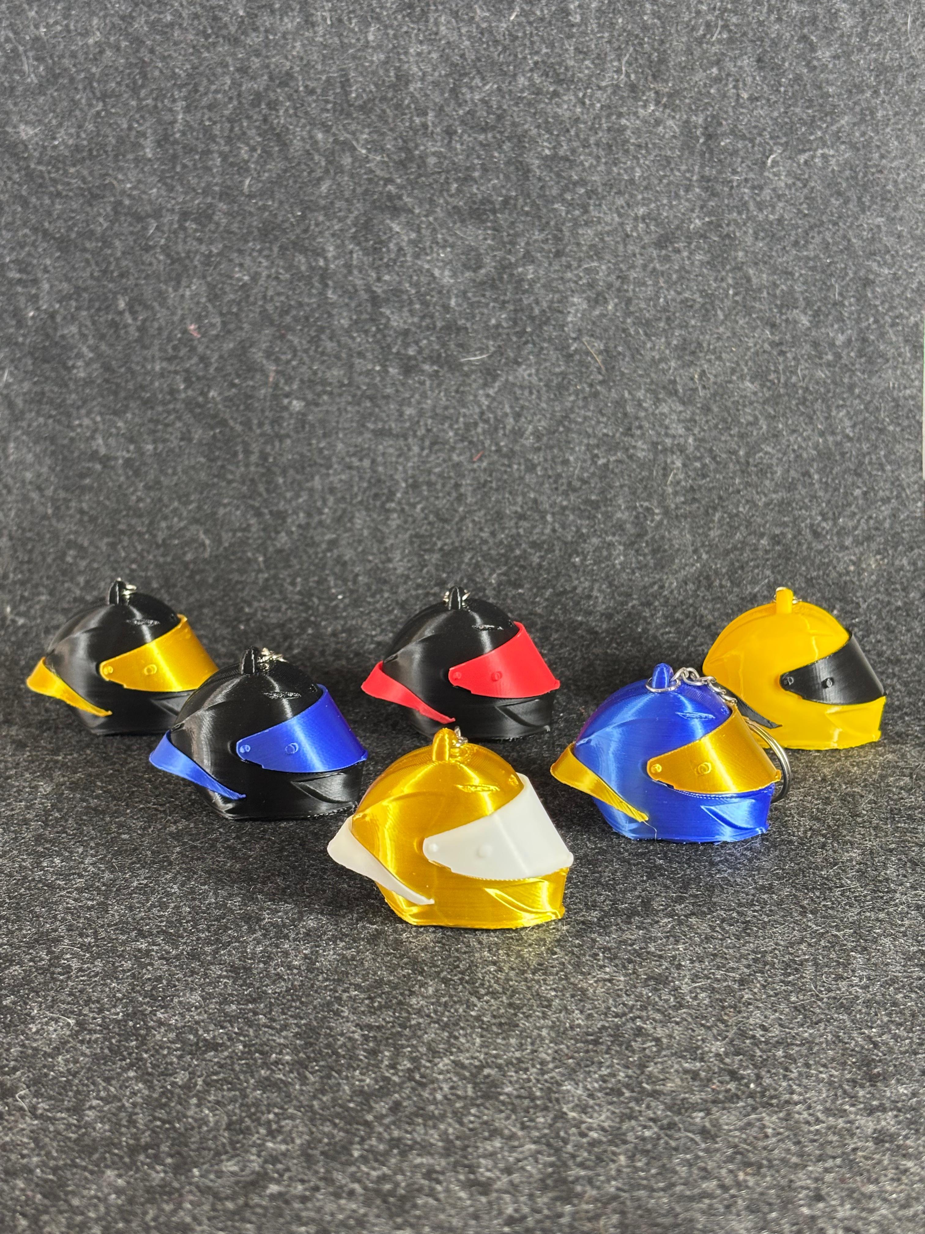 Motor Kask Akıllı Anahtarlık – 3D Baskı, Renk Seçimli, Dijital Kartvizit Özellikli