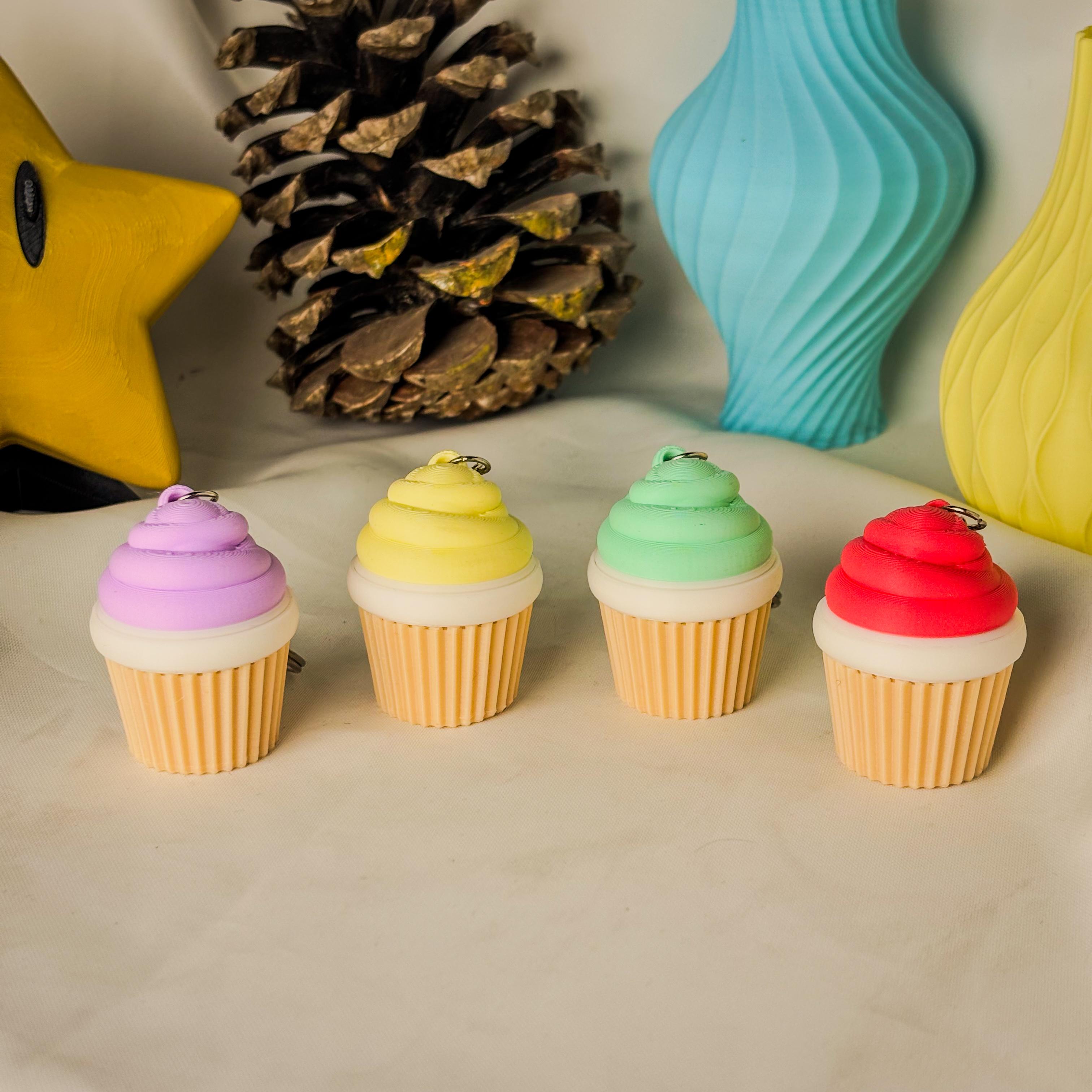 NFC Cupcake Anahtarlık – Renkli ve Tatlı Tasarımıyla Dijital Kartvizit