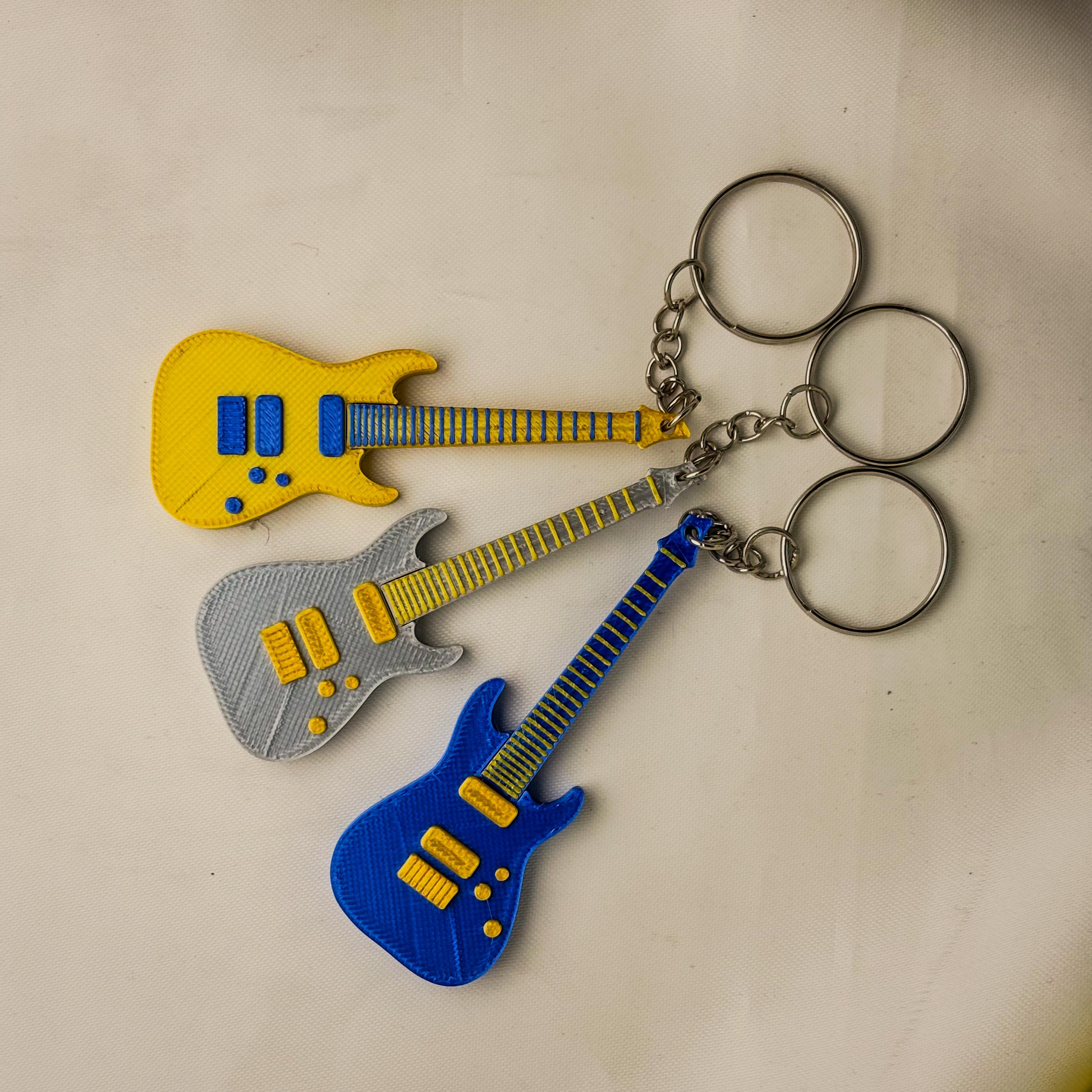 NFC Özellikli Elektro Gitar Anahtarlık – Renk Seçimli Dijital Kartvizit