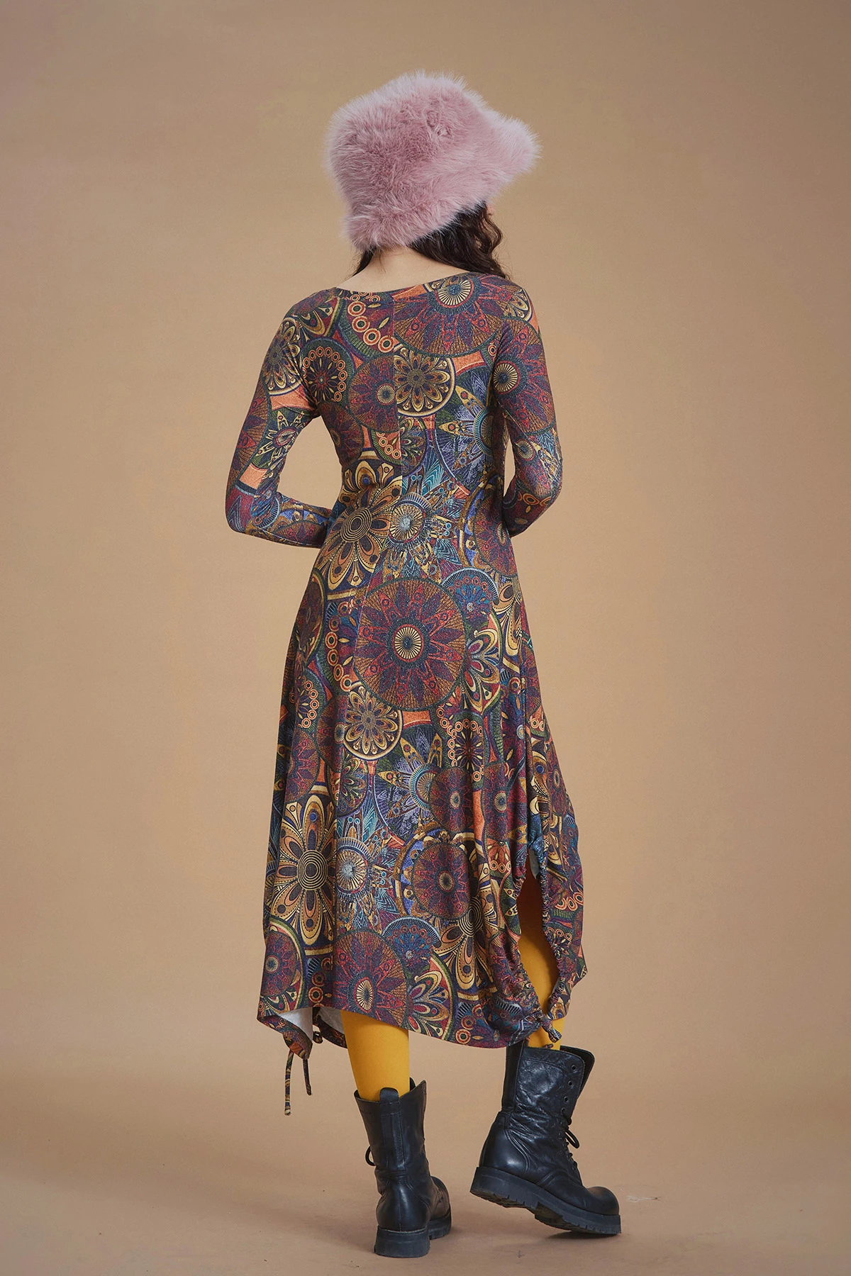 Kayık Yaka Parmak Geçmeli Kışlık elbise E115