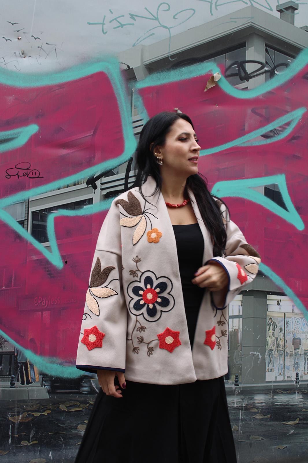 Mevsimlik kabartma işlemeli ceket 