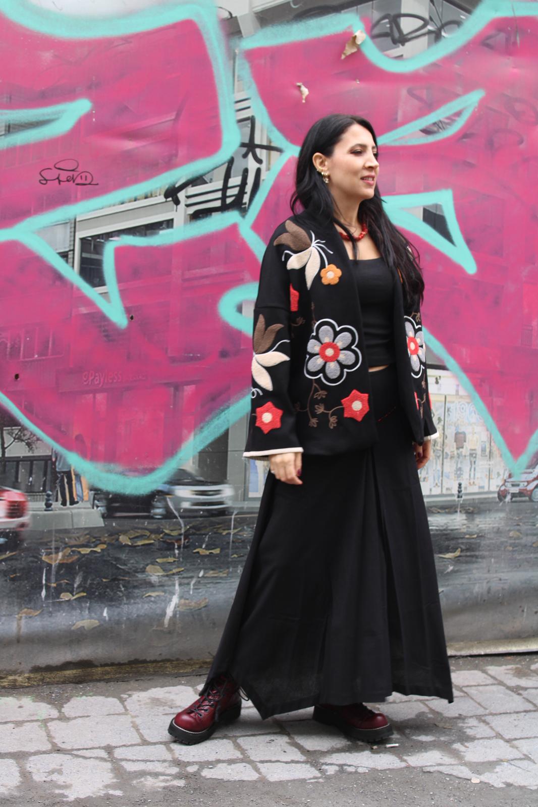 Mevsimlik kabartma işlemeli ceket 