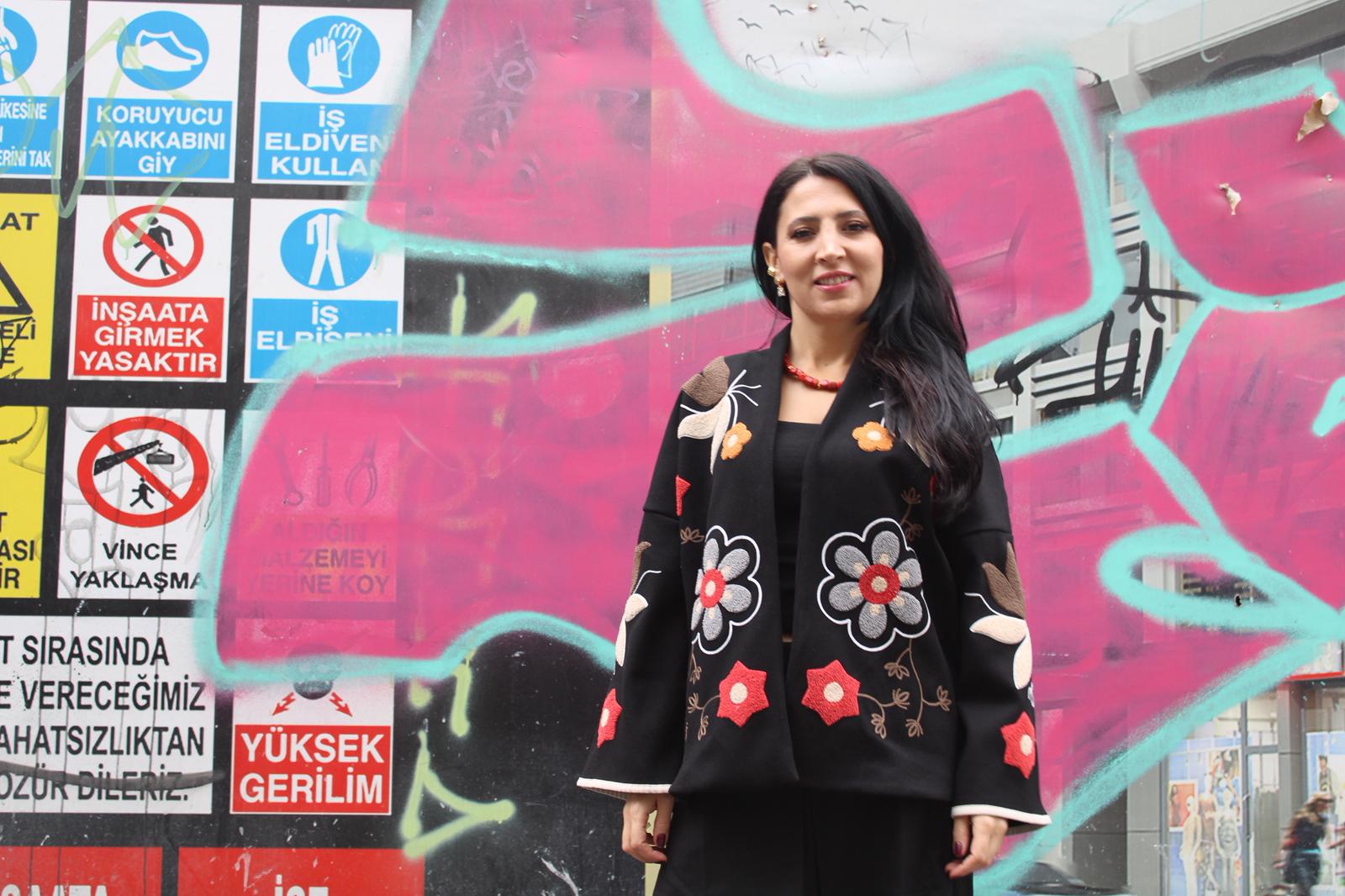 Mevsimlik kabartma işlemeli ceket 