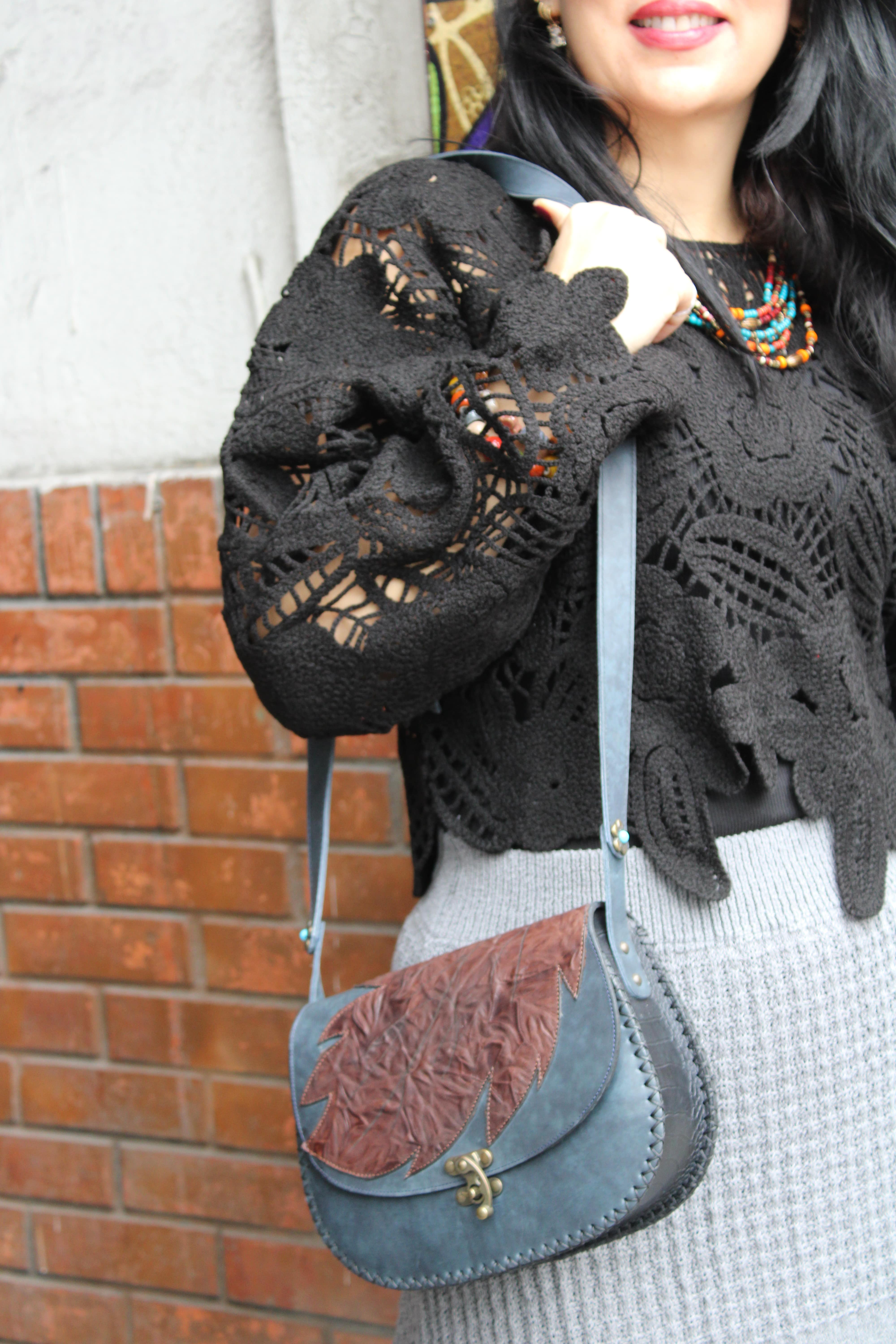 Deri, Yaprak Desenli Askılı Çanta Mavi