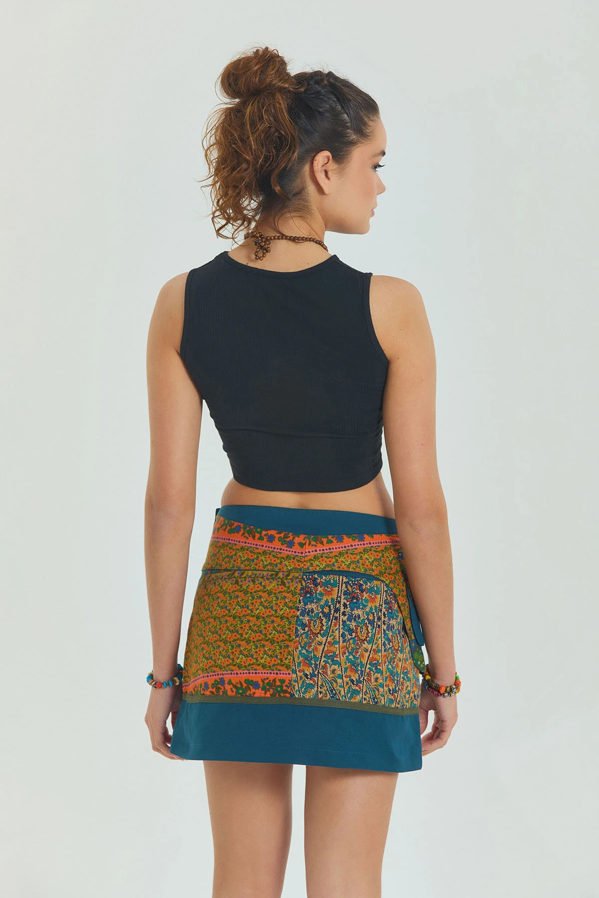 Çiçekli Patch Zımba Detaylı Cepli Mini Etek