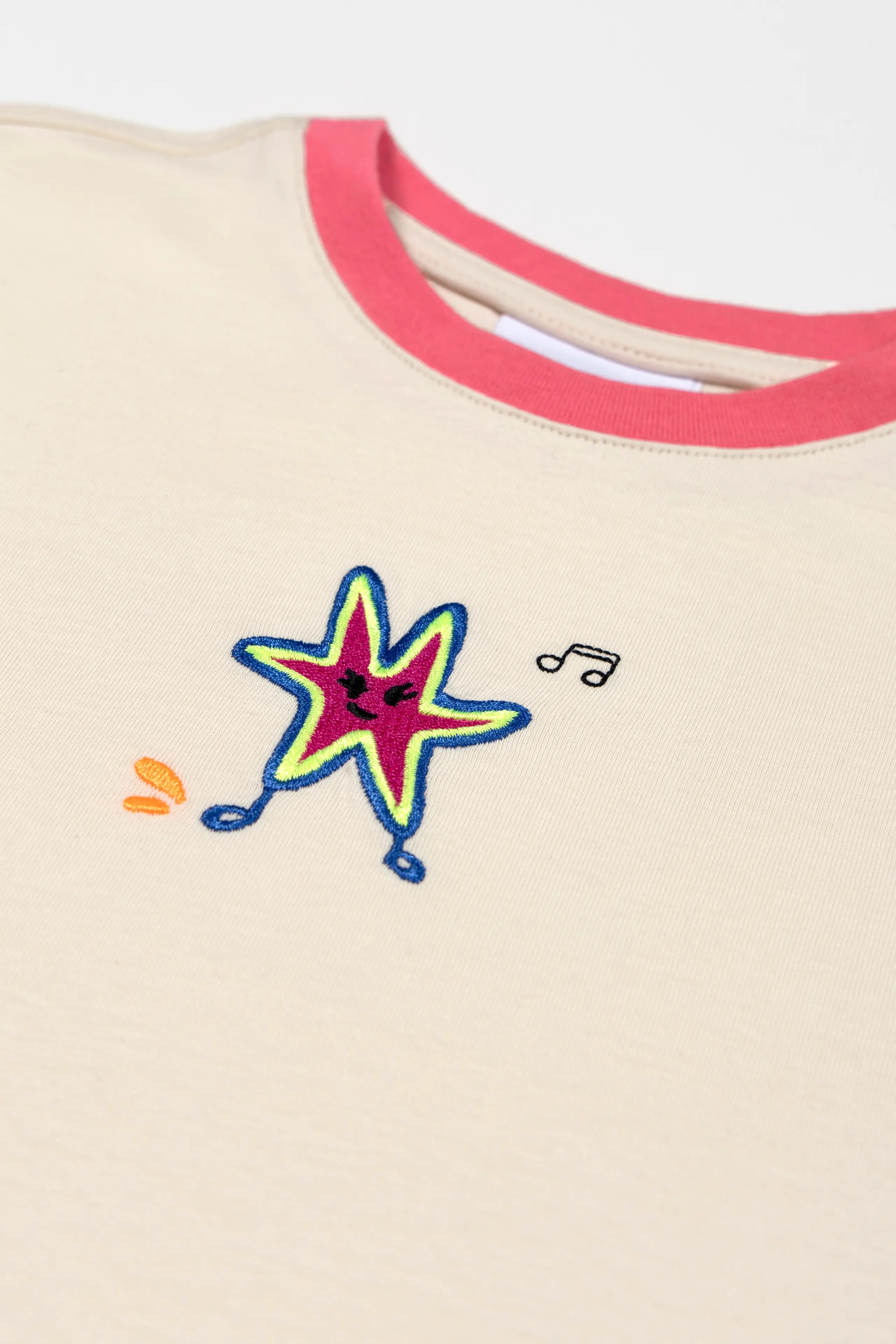 BEETLEBEEZ Happy Starfish Crop T-Shirt - Ekru