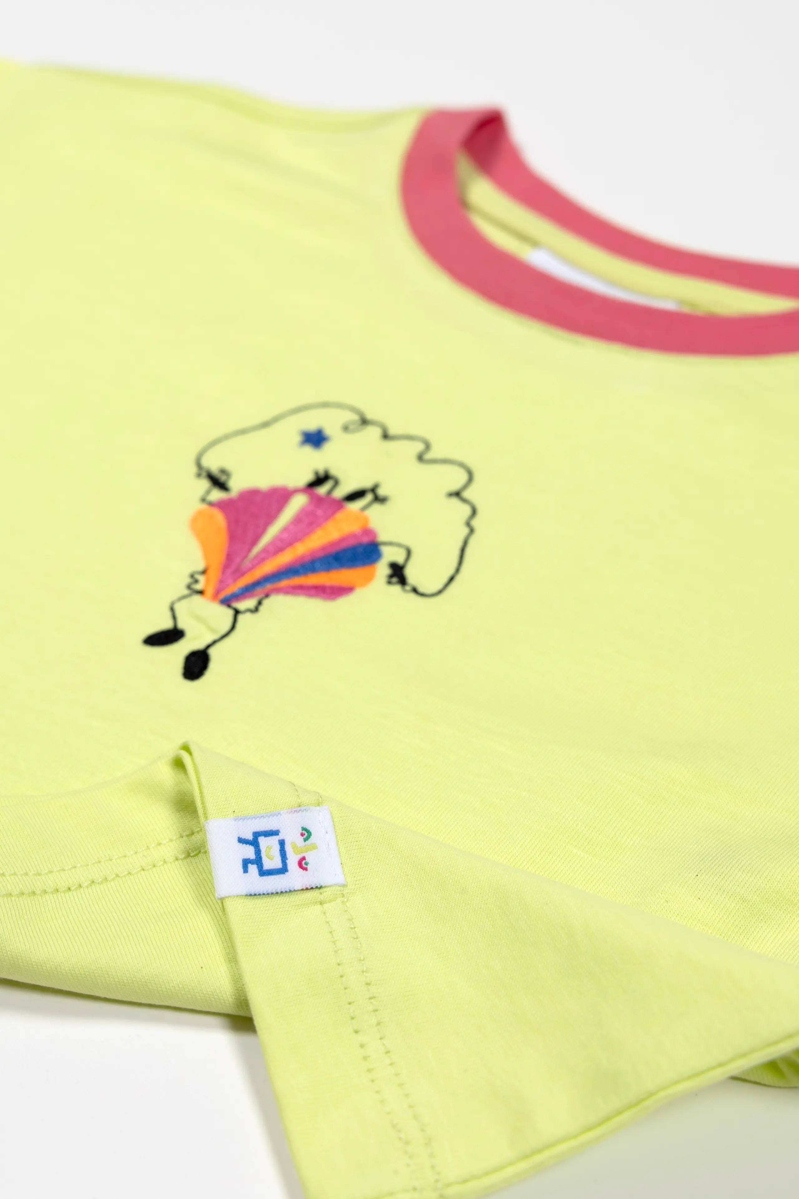 BEETLEBEEZ Hey J'oyster Crop T-Shirt_Lime