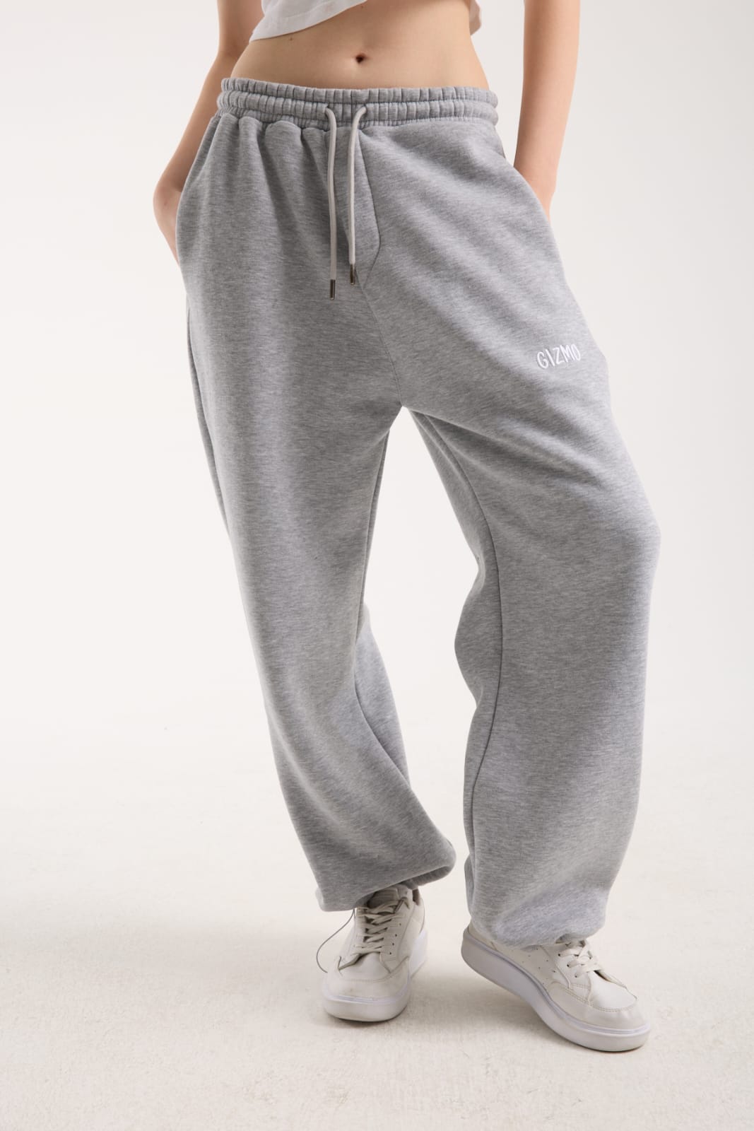 GİZMO KIŞLIK GRİ PREMİUM NAKIŞ DETAYLI ÜÇ İPLİK İÇ YÜZEYİ ŞARDONLU EŞOFMAN ALTI 