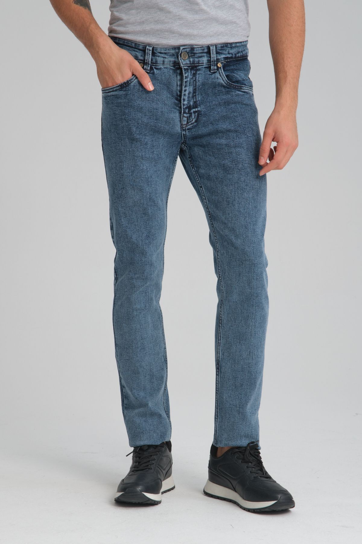 Slim Fit Kar Yıkamalı Kot Pantolon