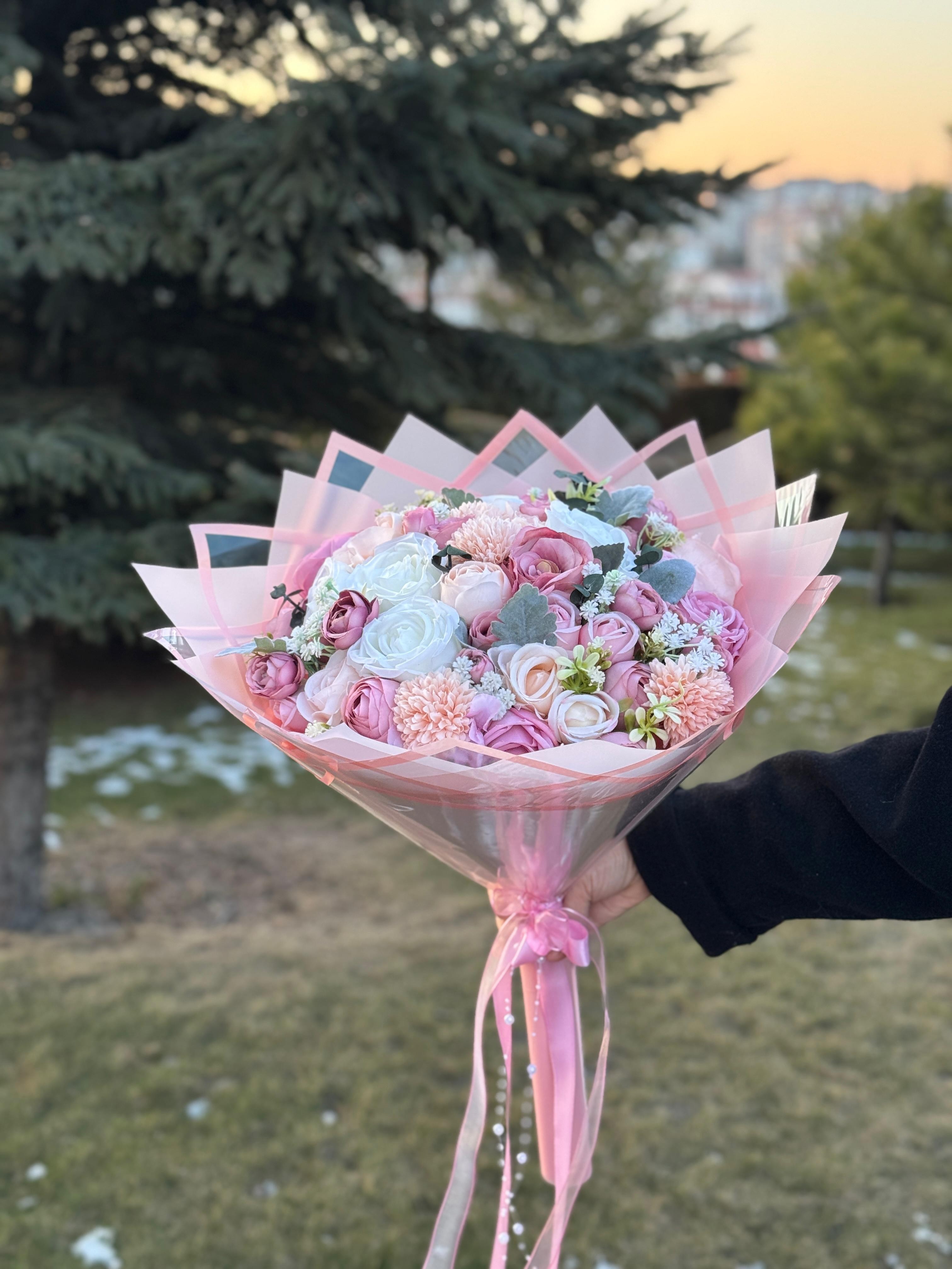   Kız İsteme Buketi Söz Çiçeği Nişan Hazırlıkları 14 Şubat Sevgililer Günü - gül kurusu pembe beyaz buket 51 ADETLİ