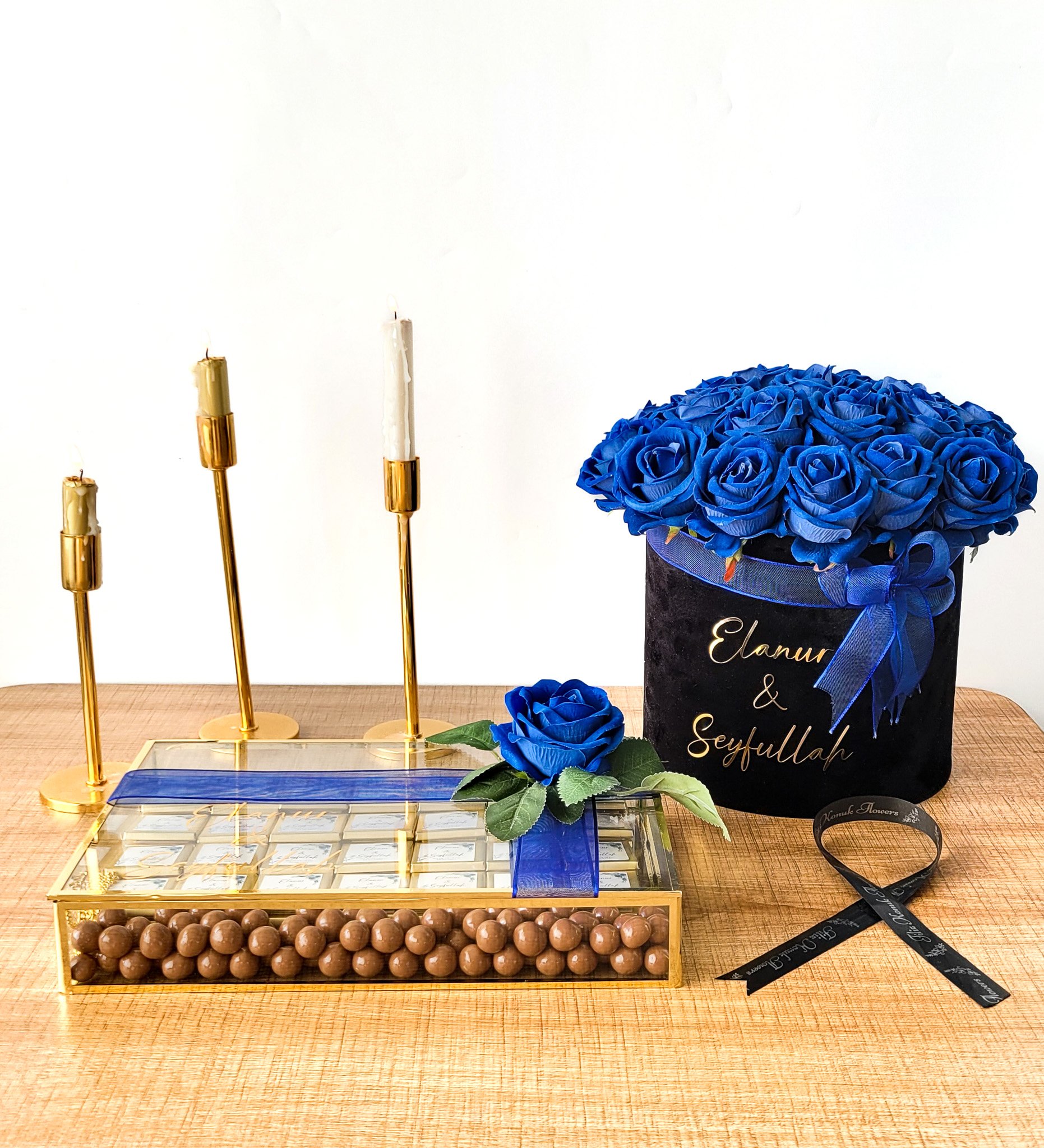 Kutuda Kız İsteme Çiçeği Nişan Çikolatası Organizasyon Seti - Yapay Lacivert Mavi 31 adet Gül 