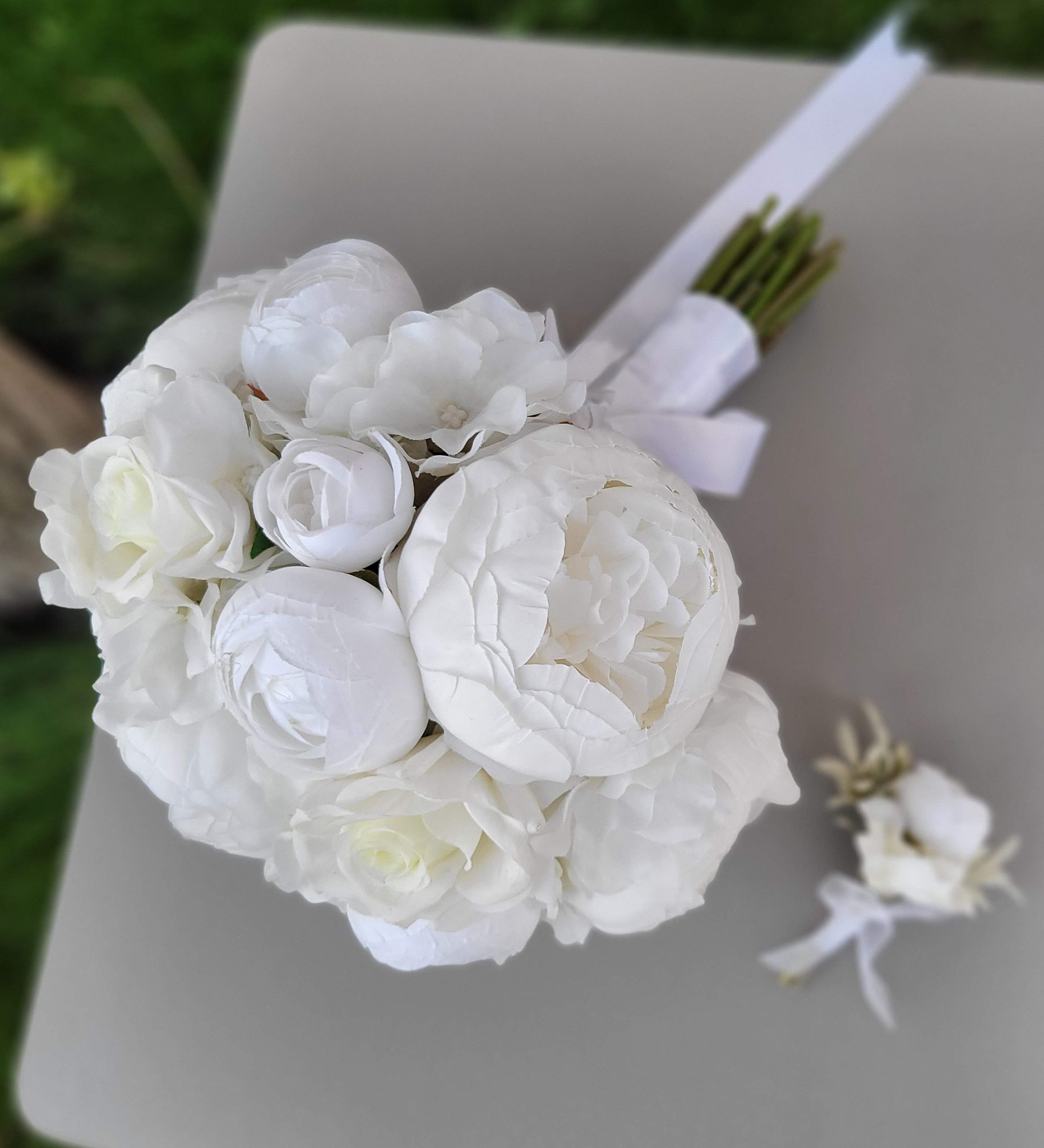 Gelin Buketi Nişan, Nikah Çiçeği, Beyaz Şakayık Yapay Çiçek, Islak Dokulu Gül