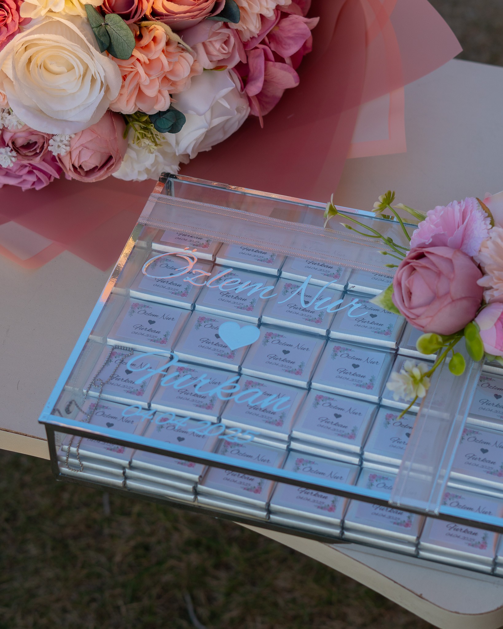  Kız İsteme Çiçeği ve Kutuda İsimli Çikolata Söz Seti Nikah Şekeri Nişan Organizasyonu 41 ADETLİ