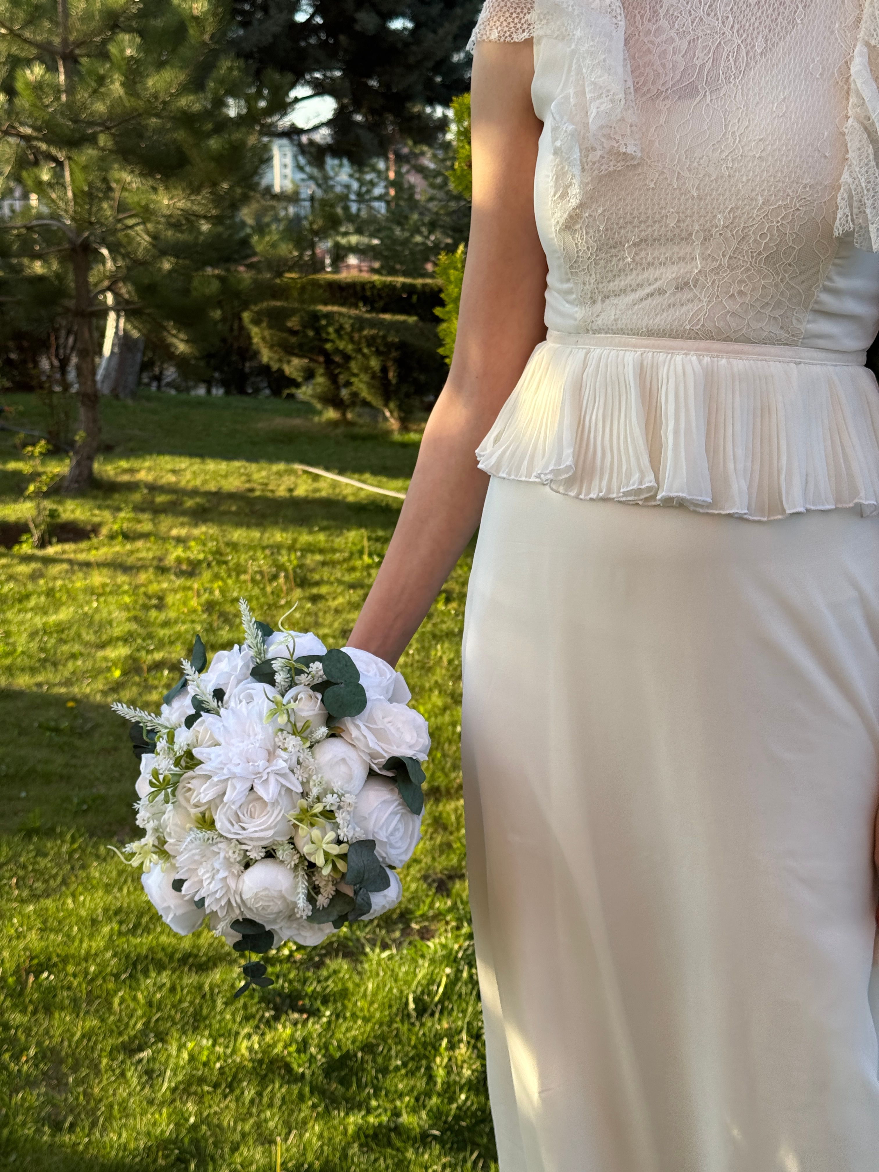 Yapay Gelin Buketi Nikah Çiçeği Beyaz Karışık Çiçekler Şoklanmış Okalipyus Ve Yaka Çiçeği