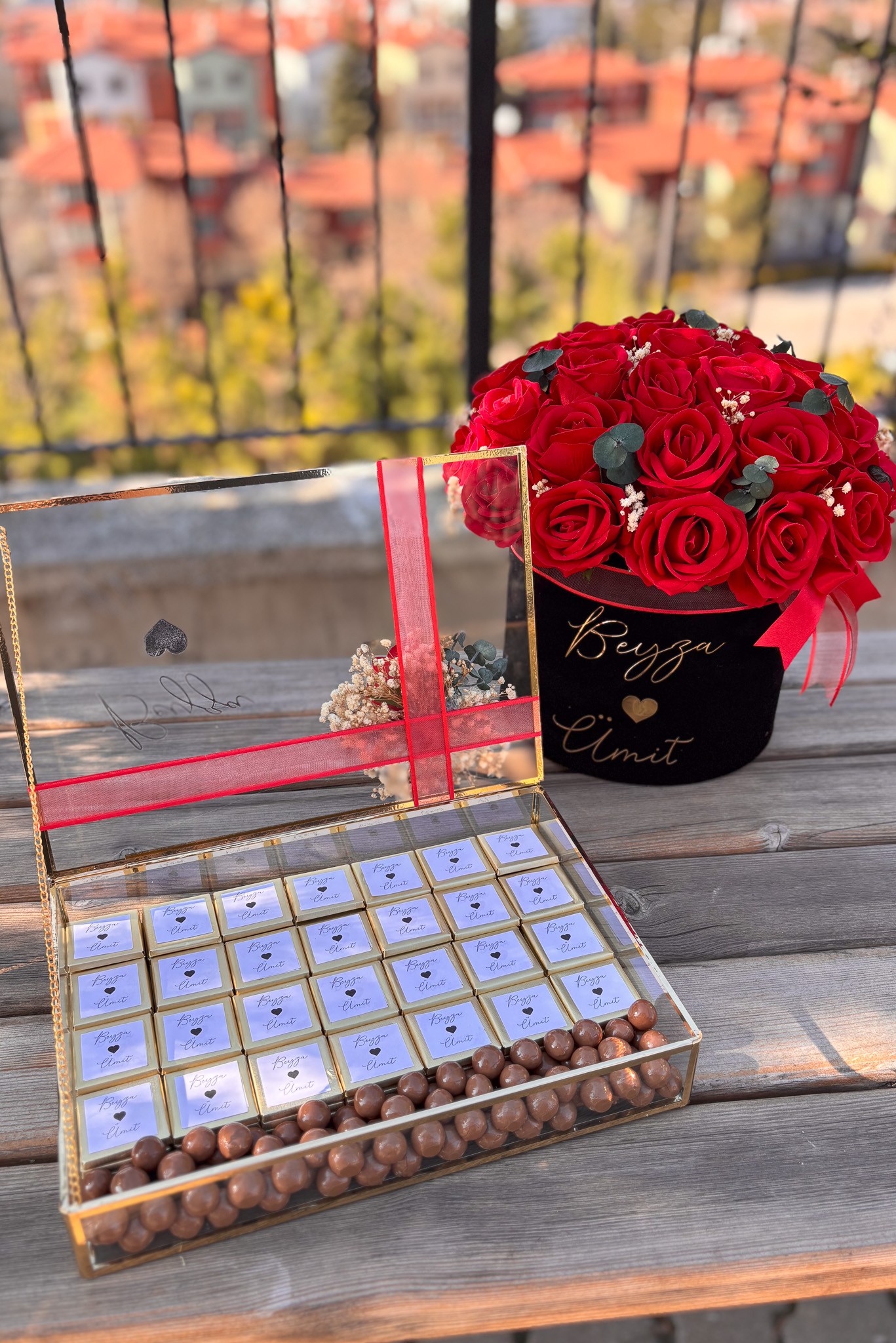 Kutuda Kız İsteme Çiçeği Nişan Çikolatası Söz Organizasyon Seti - Solmayan Kırımızı Yapay Gül 
