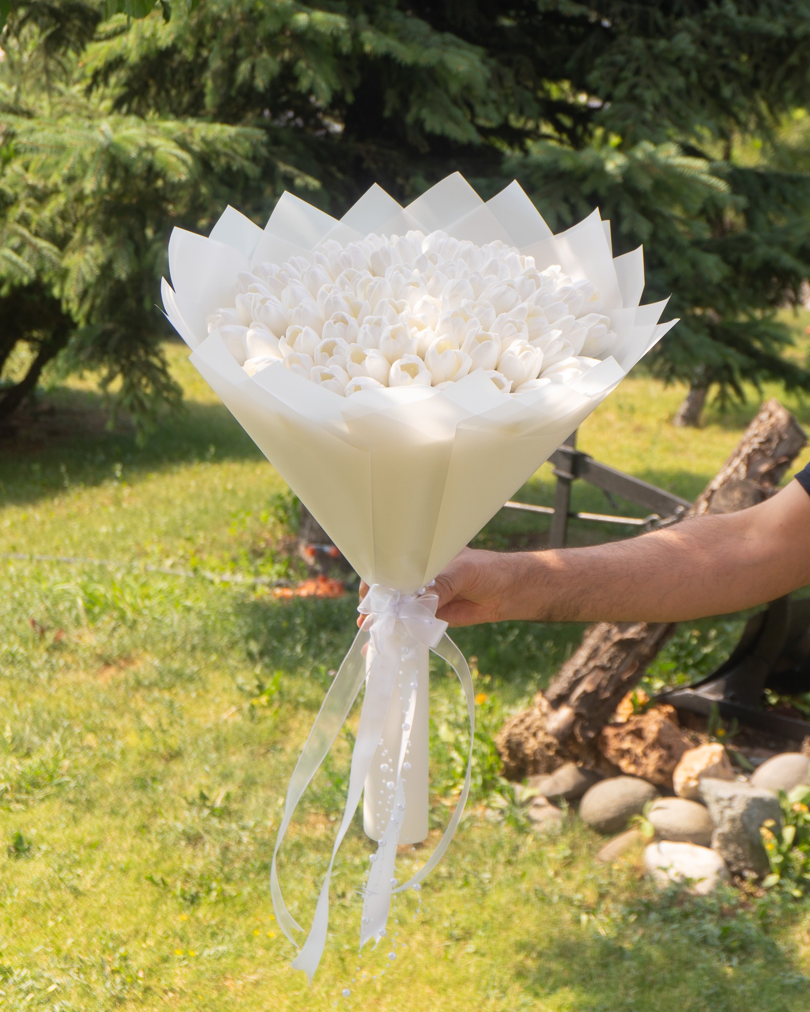 84 Adet Lale ile İsteme Buketi Solmayan Çiçek Yapay Kız İsteme Çiçeği ve Cam Kutuda Çikolata Söz Nişan Seti Nikah Şeker