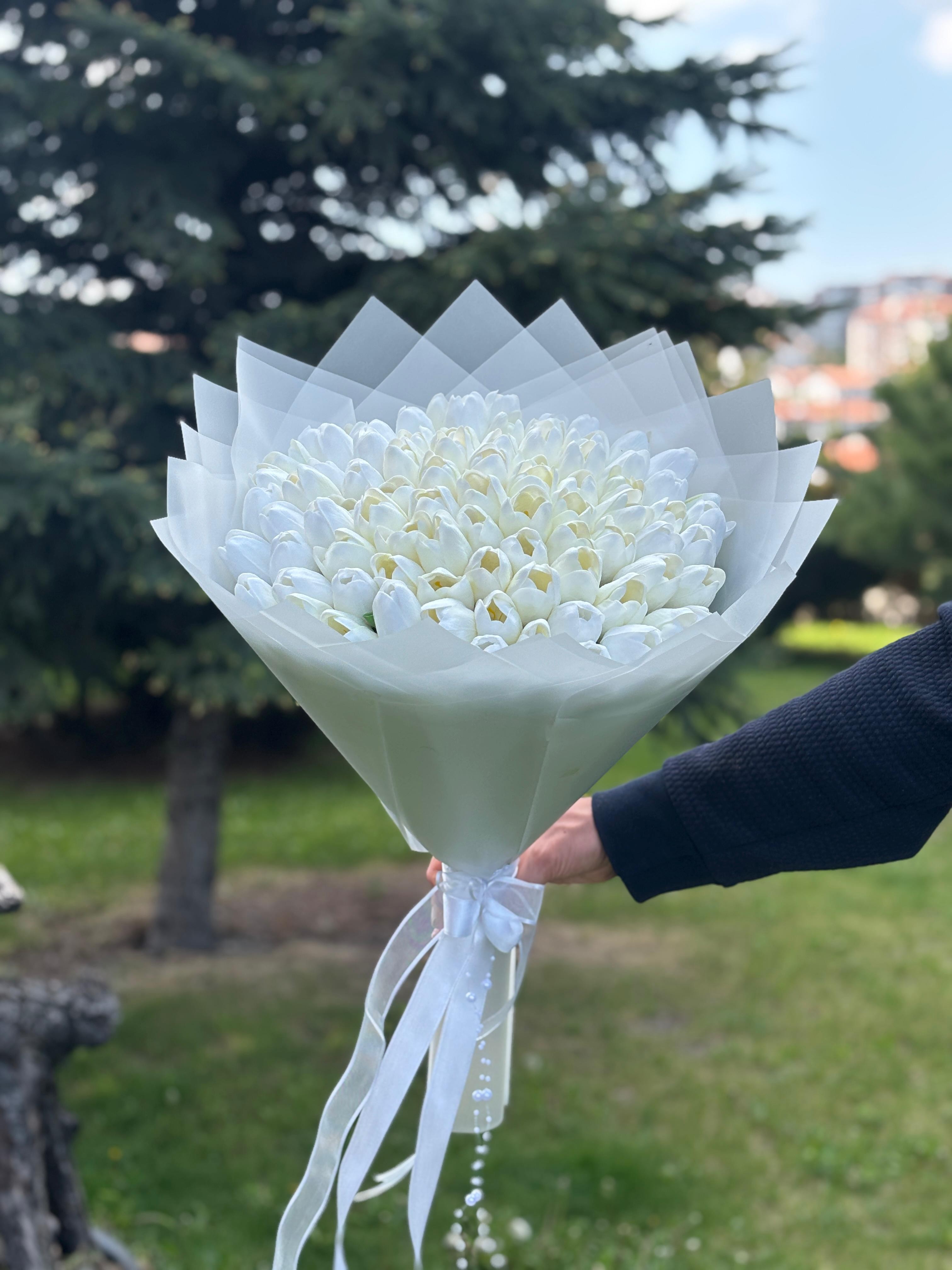   Kız İsteme Buketi Söz Çiçeği Nişan Hazırlıkları 14 Şubat Sevgililer Günü - 84  Adet lale çiçeği
