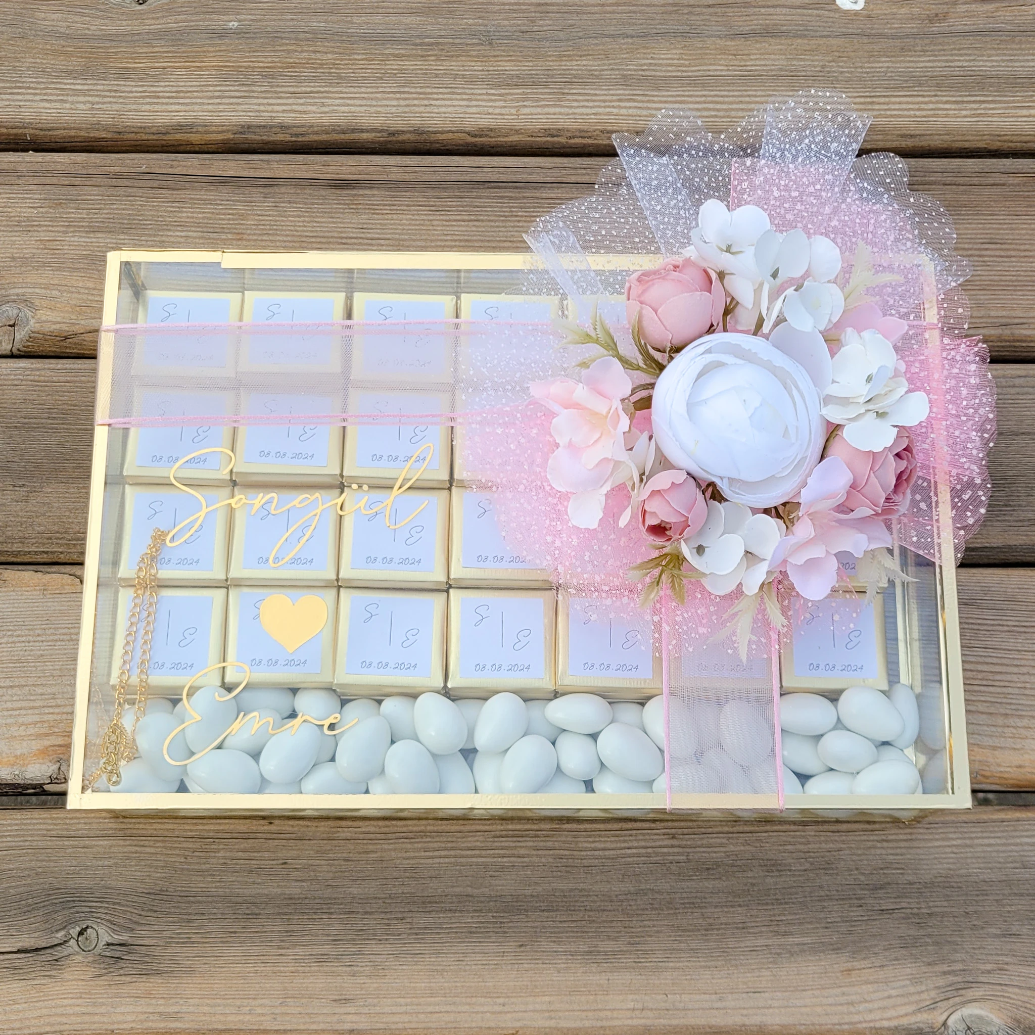 Kutuda Kız İsteme Söz Nişan Çiçeği ve Çikolatası - Solmayan Yapay Şakayık - Pembe Beyaz