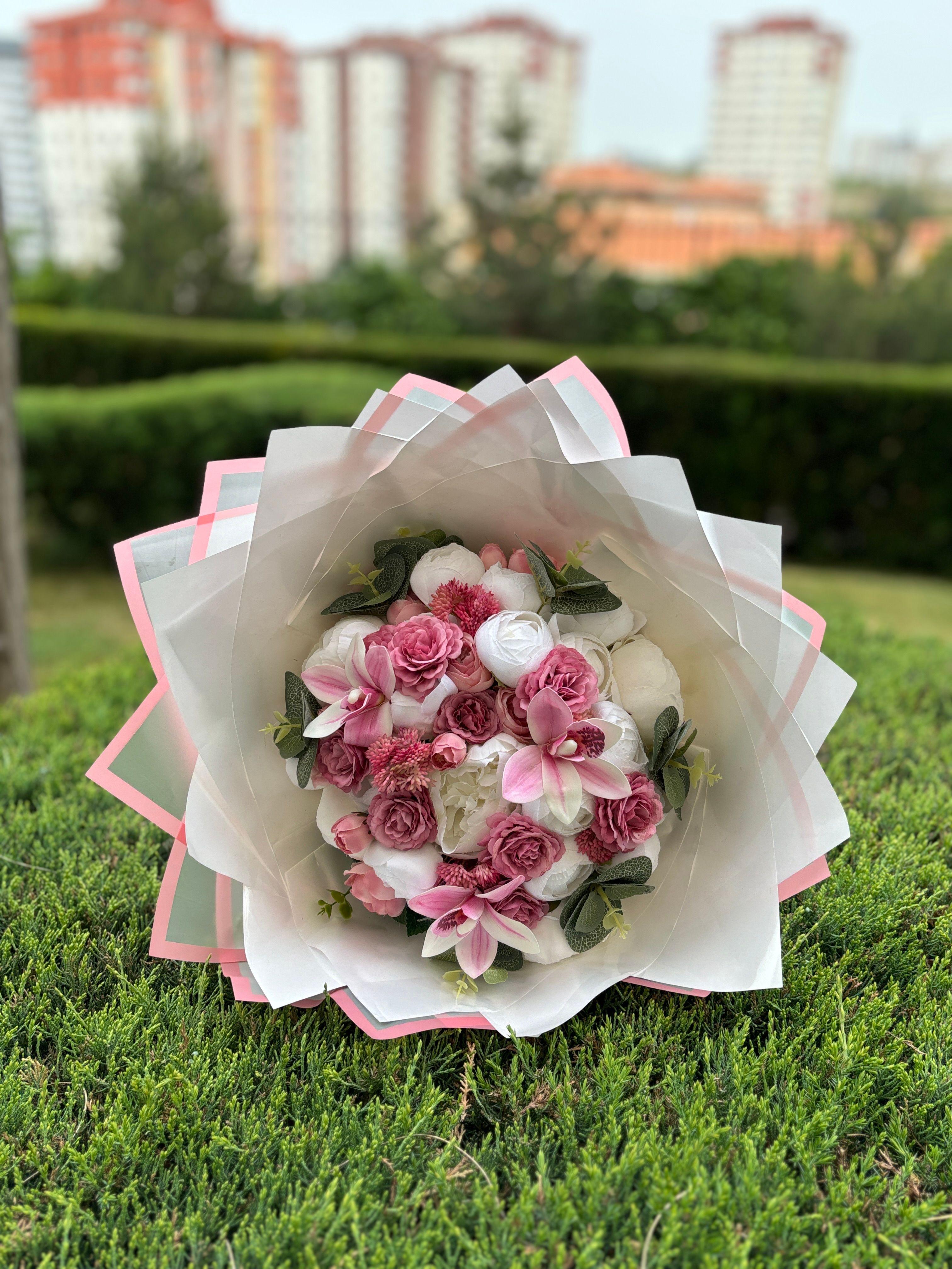 Pembe Beyaz Yapay Çiçek Gelin Buketi Söz Nişan İsteme Çiçeği Hediye El Buketi