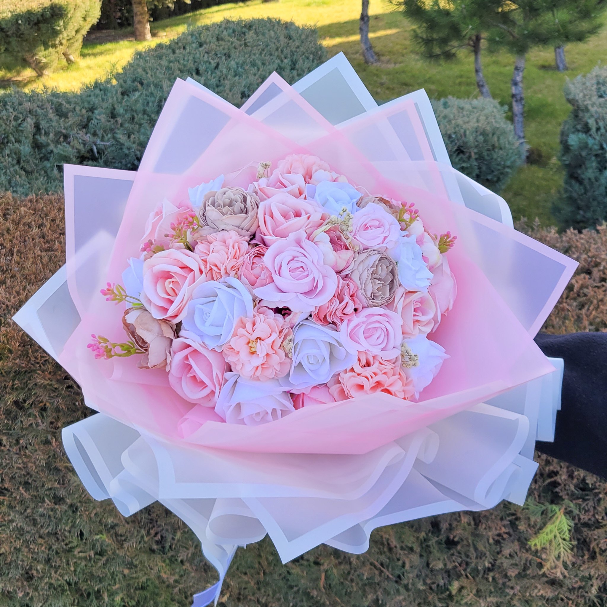 Söz Kız İsteme El Çiçeği Buketi ve Nişan Çikolatası - Pembe - Gold Set