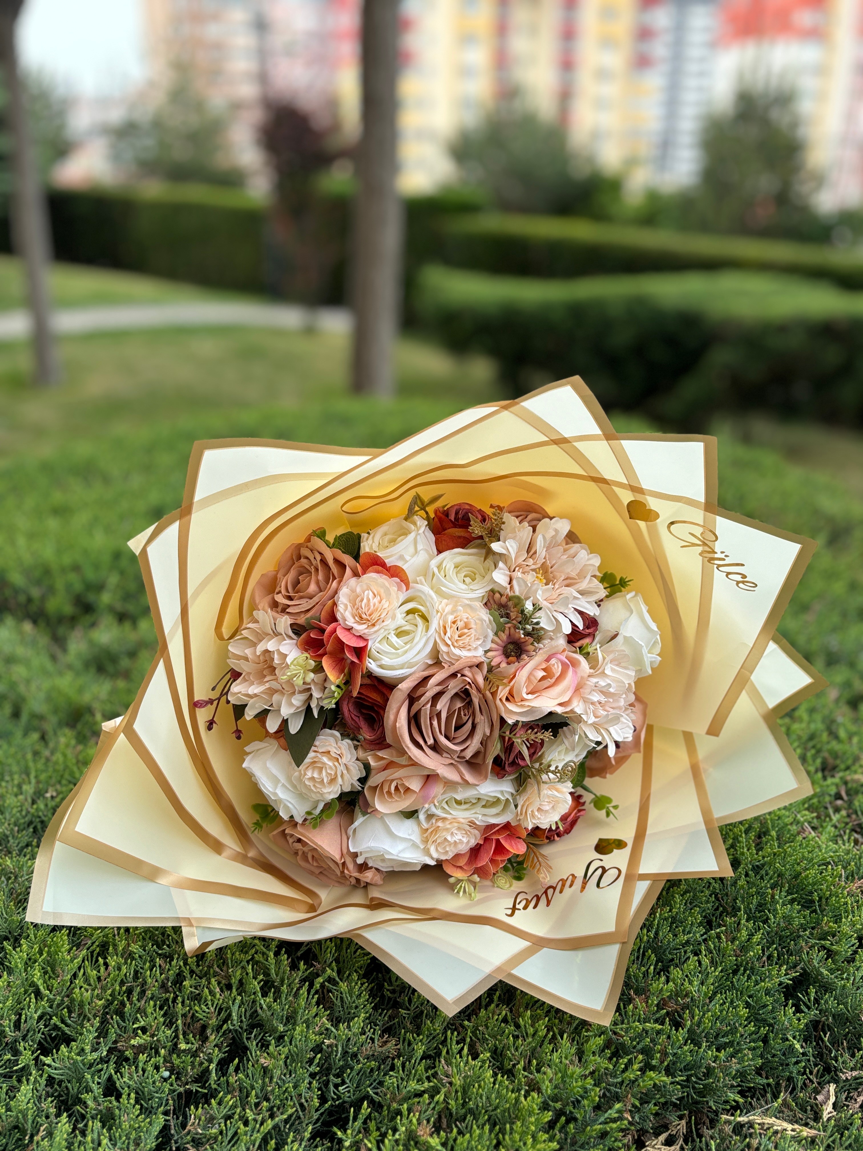 Kahverengi Krem El Buketi İsteme Çiçeği Söz Nişan Düğün Anneler Günü Hediye Fikirleri 